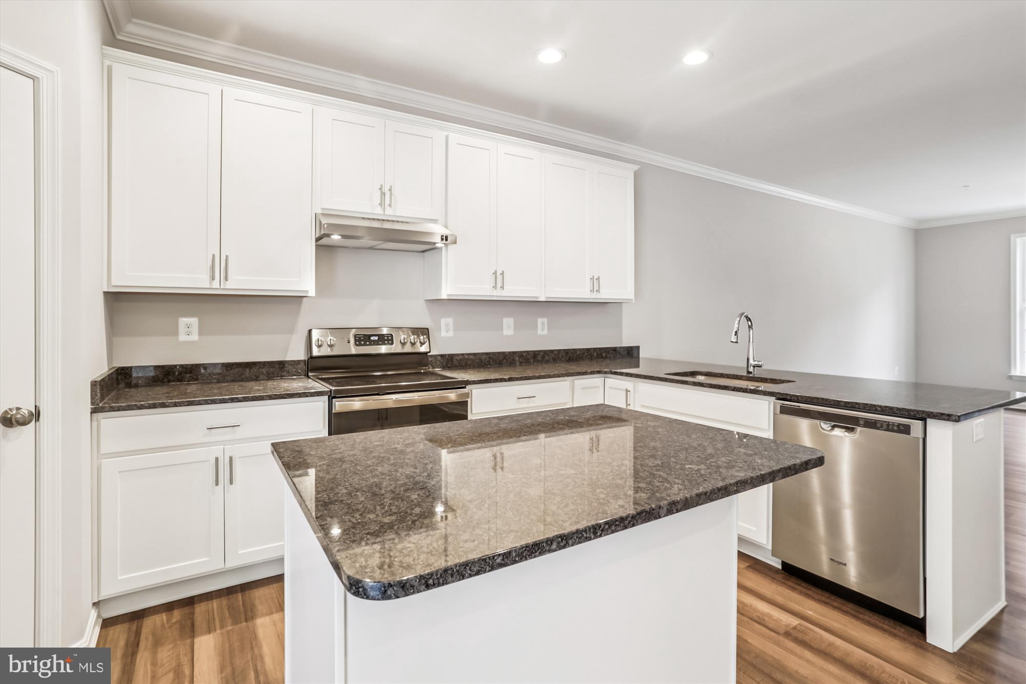 Real estate listing preview #19