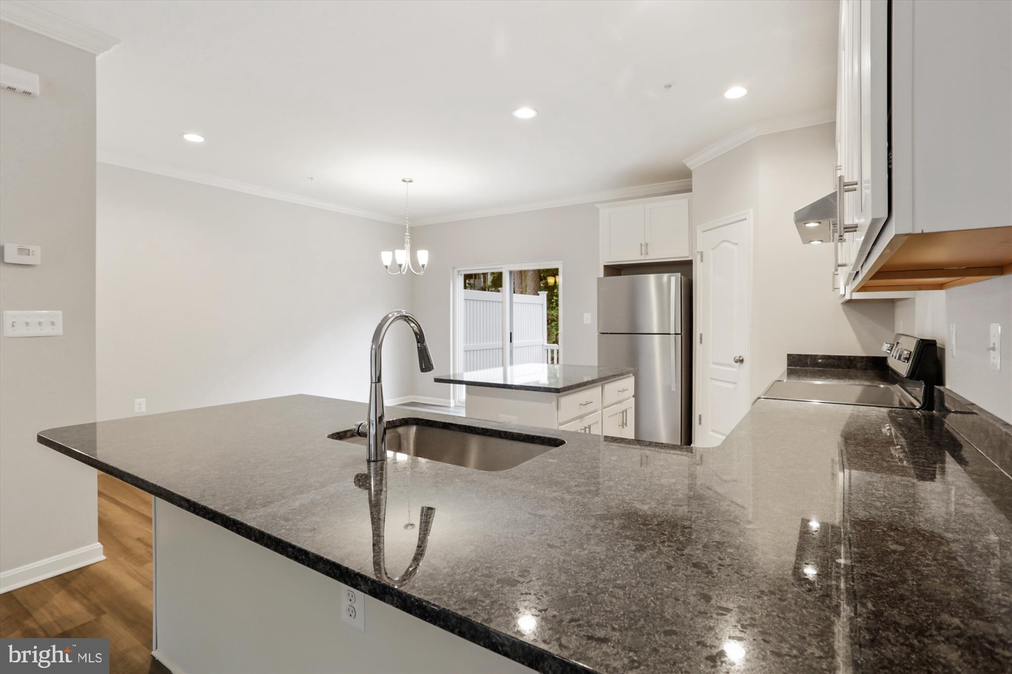 Real estate listing preview #16