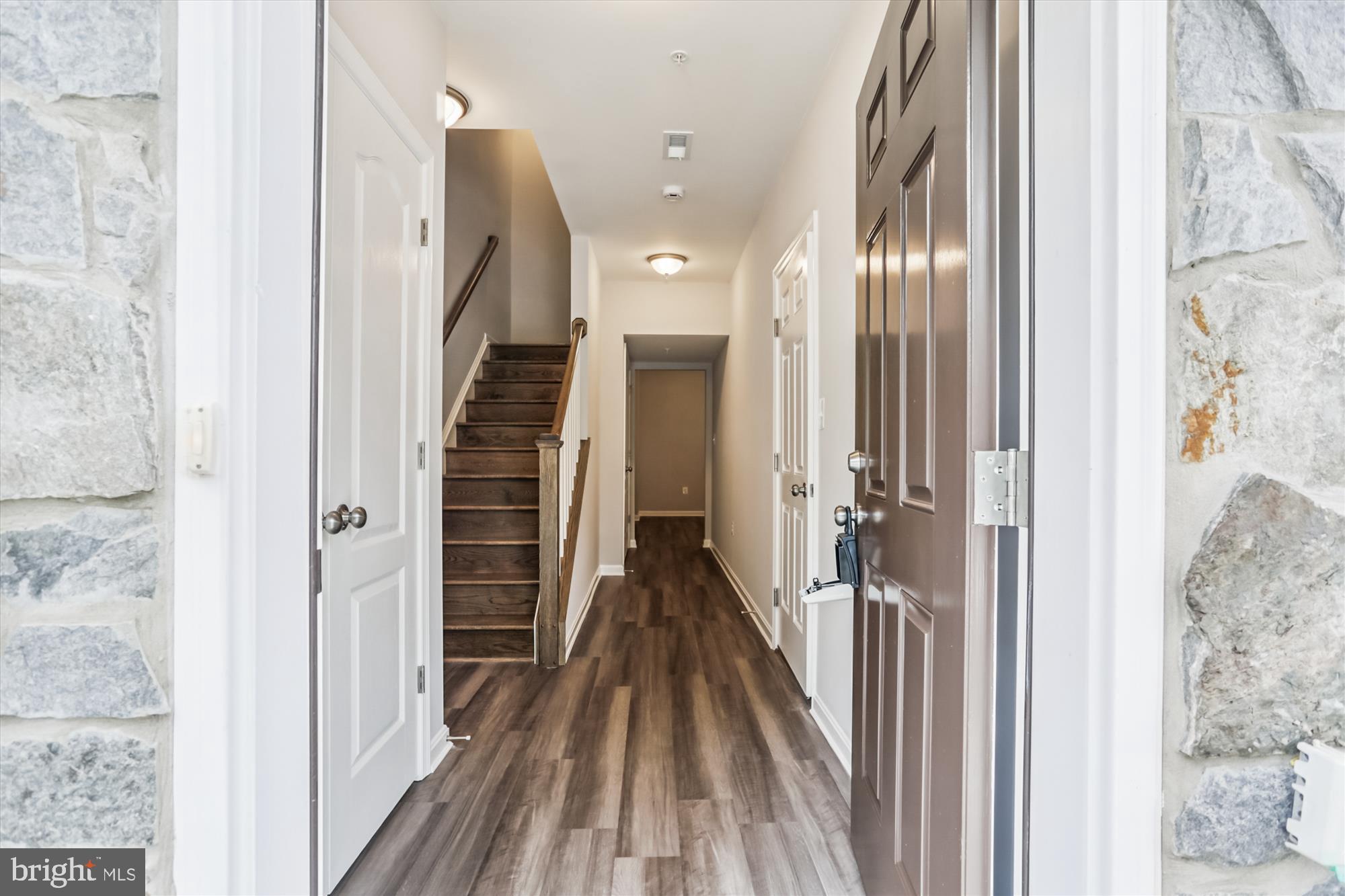 Real estate listing preview #8