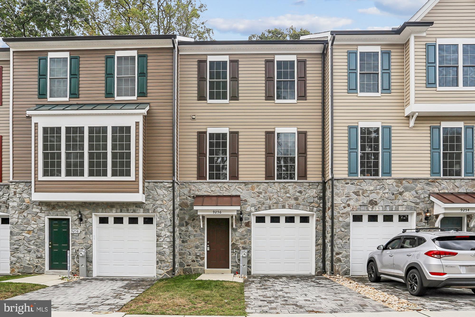 Real estate listing preview #1