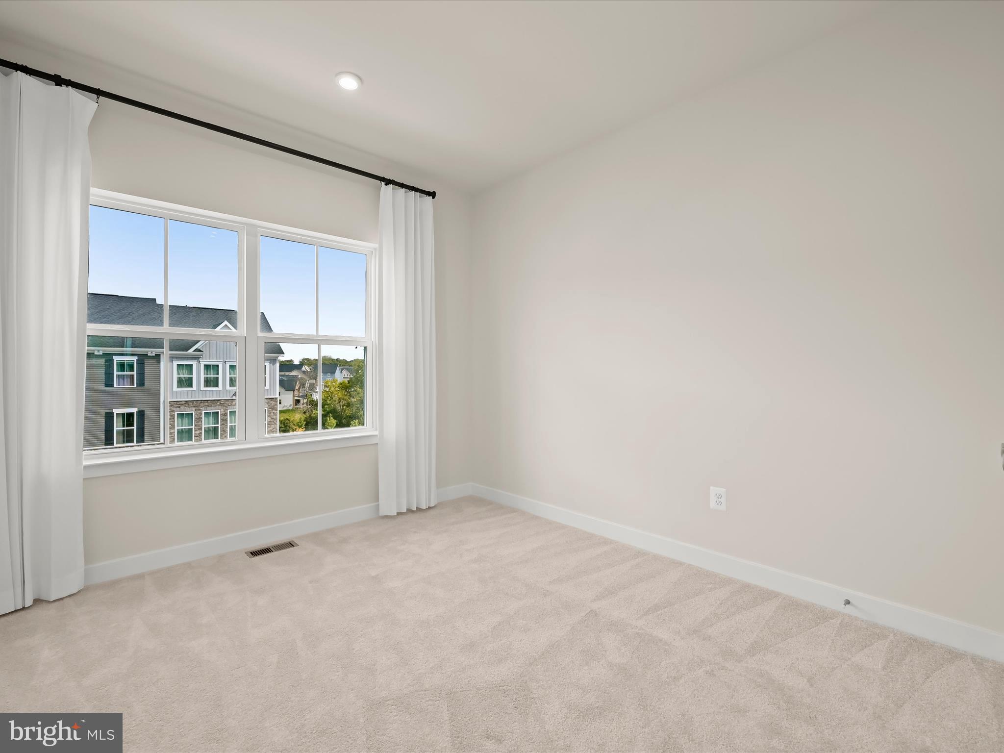 Real estate listing preview #23