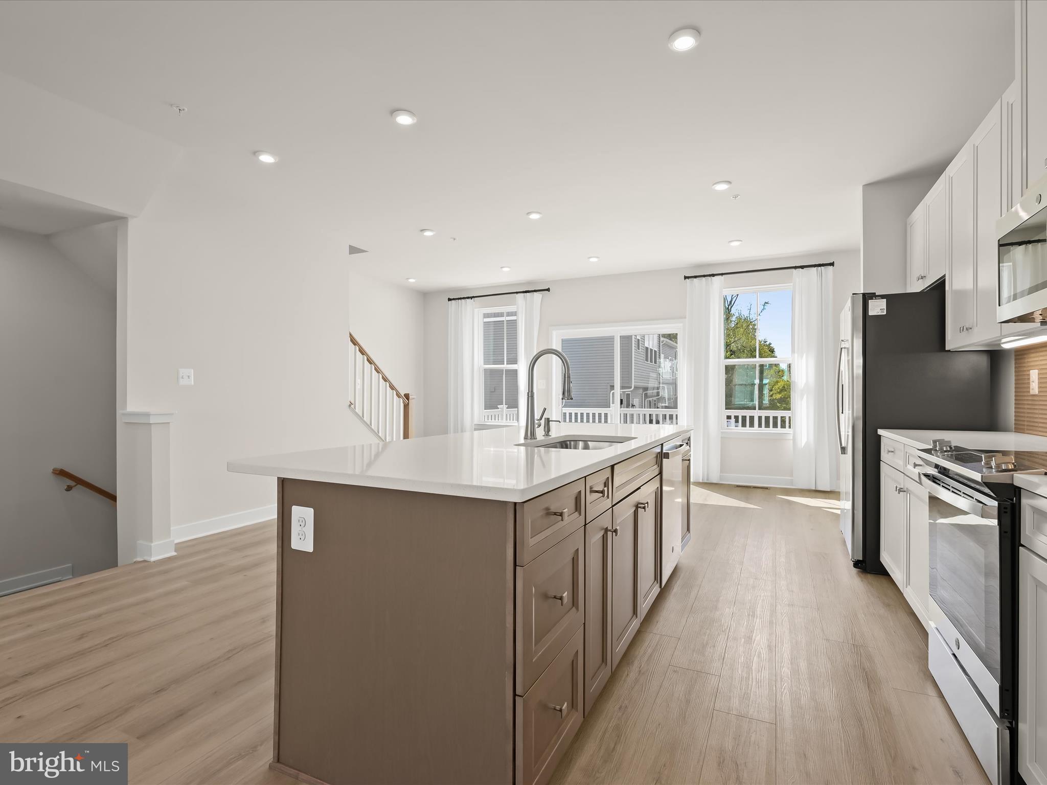 Real estate listing preview #4