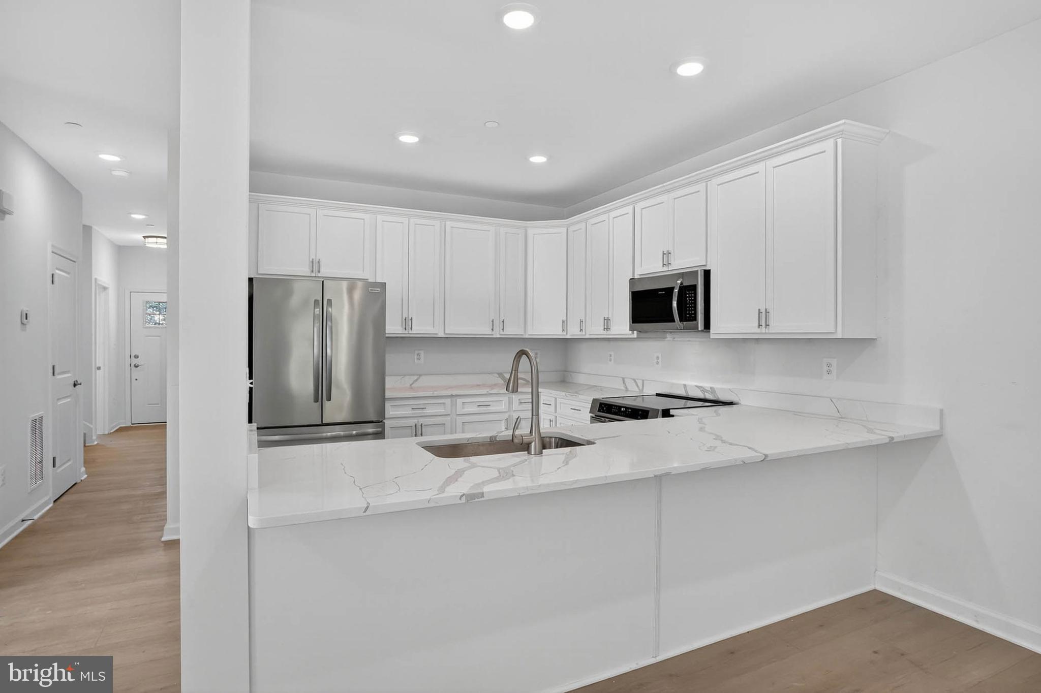 Real estate listing preview #11