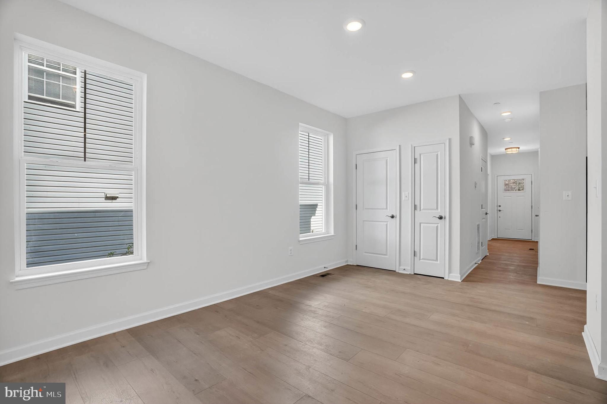 Real estate listing preview #8