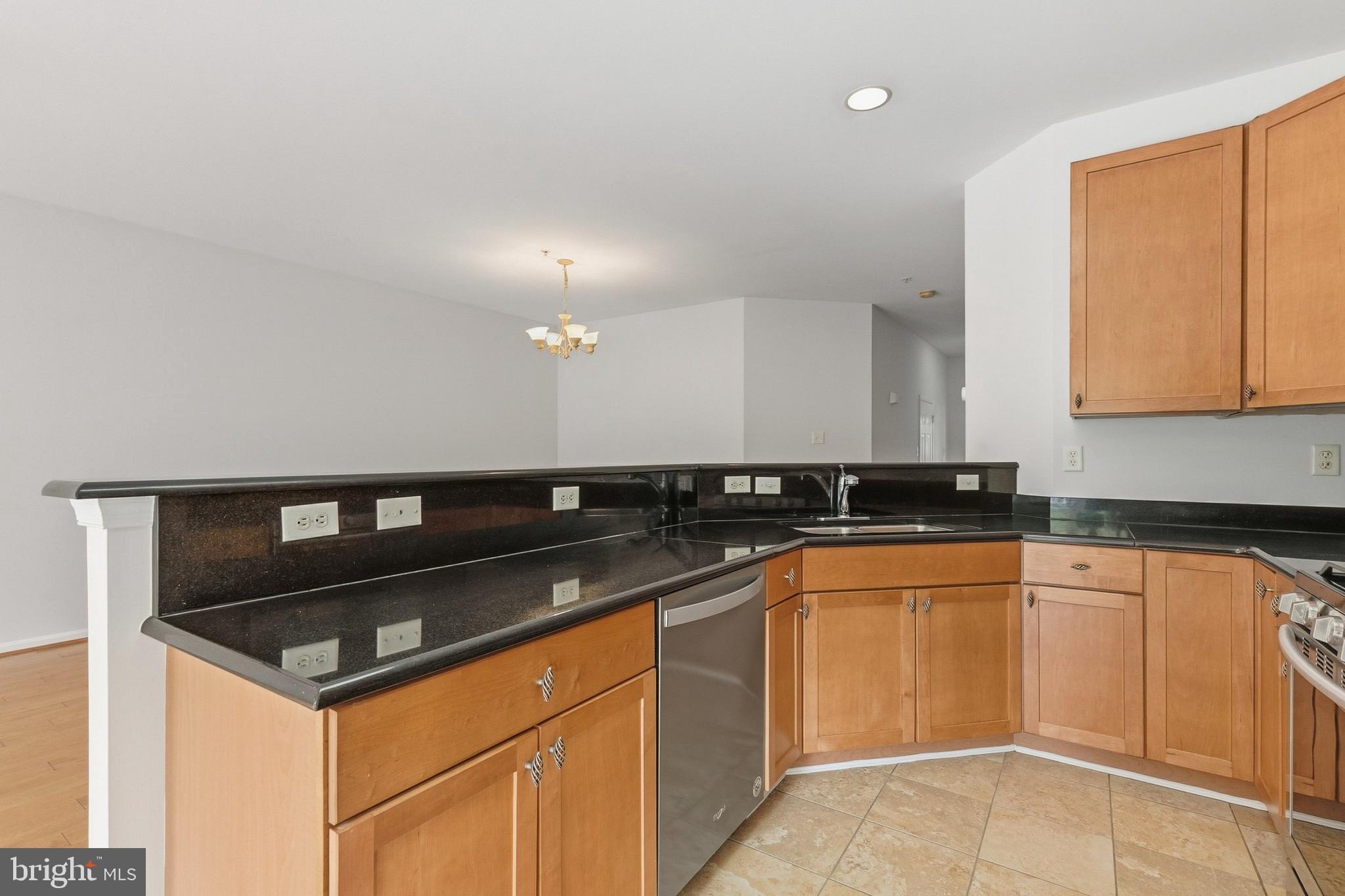 Real estate listing preview #16