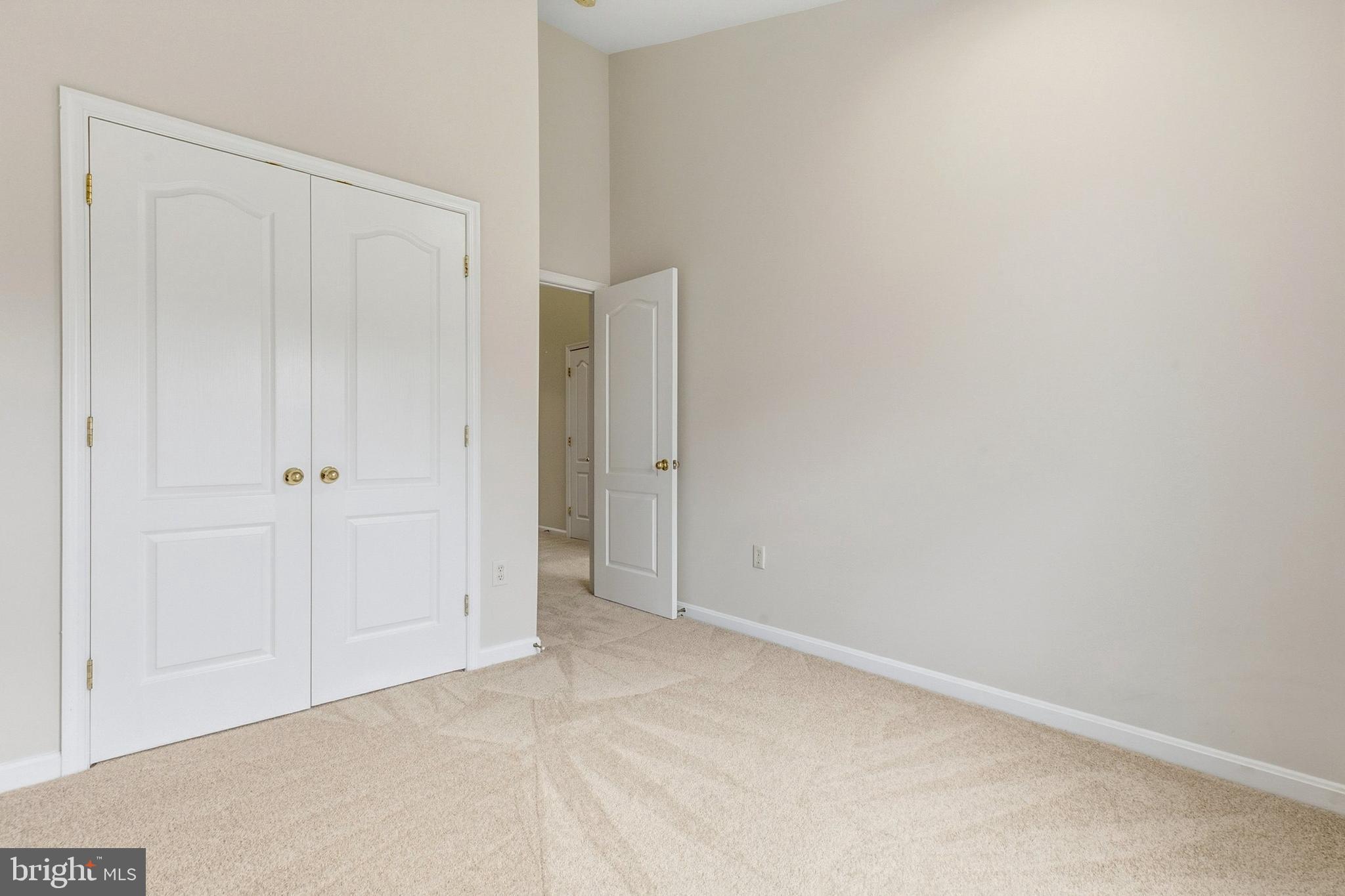 Real estate listing preview #24