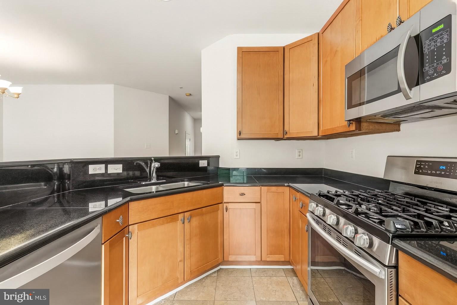 Real estate listing preview #17