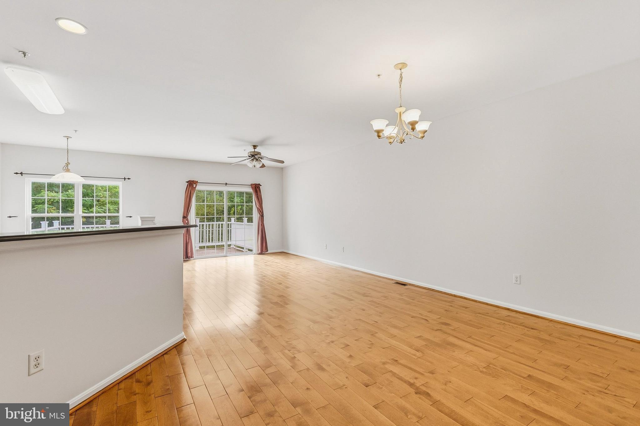 Real estate listing preview #8