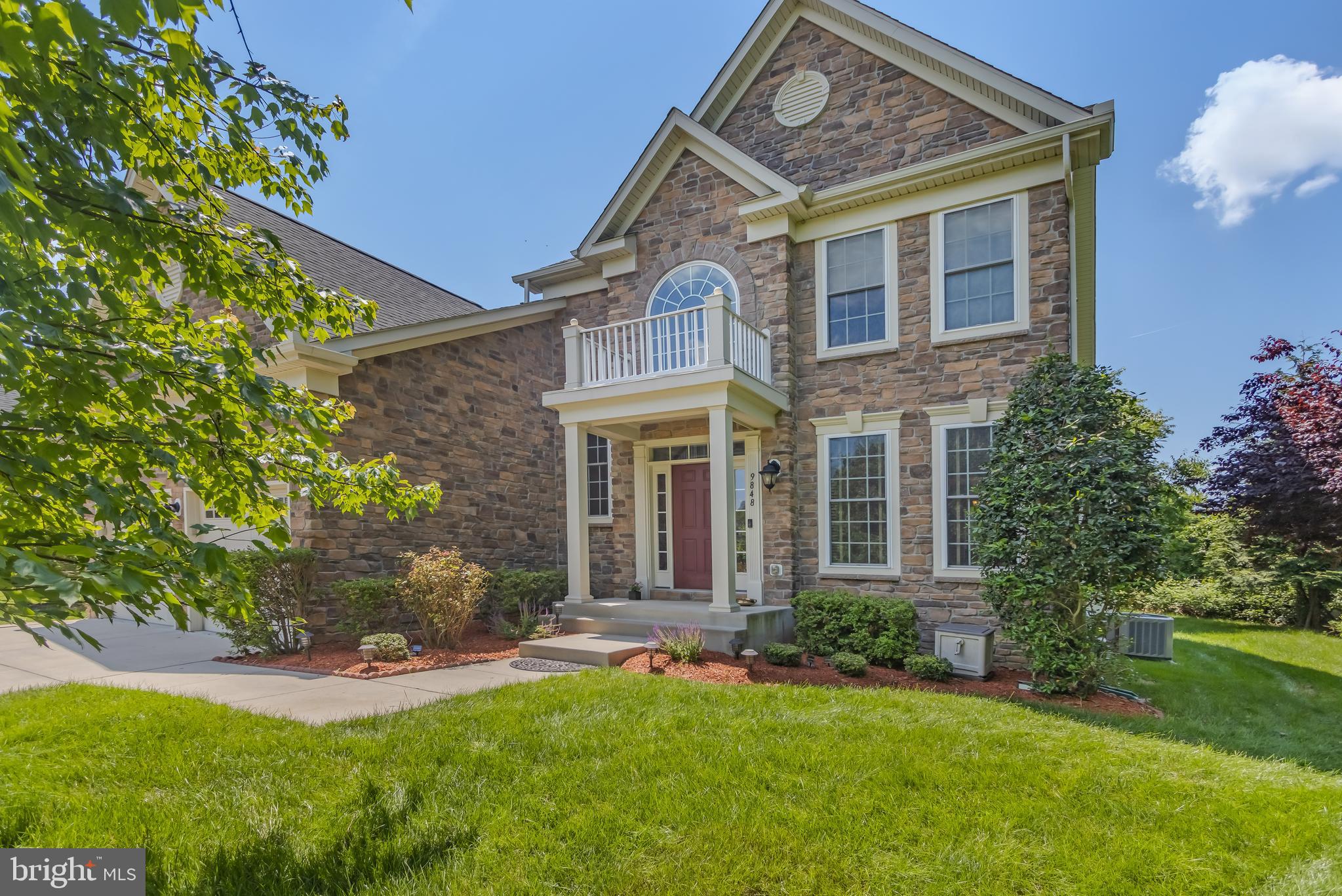 Real estate listing preview #2