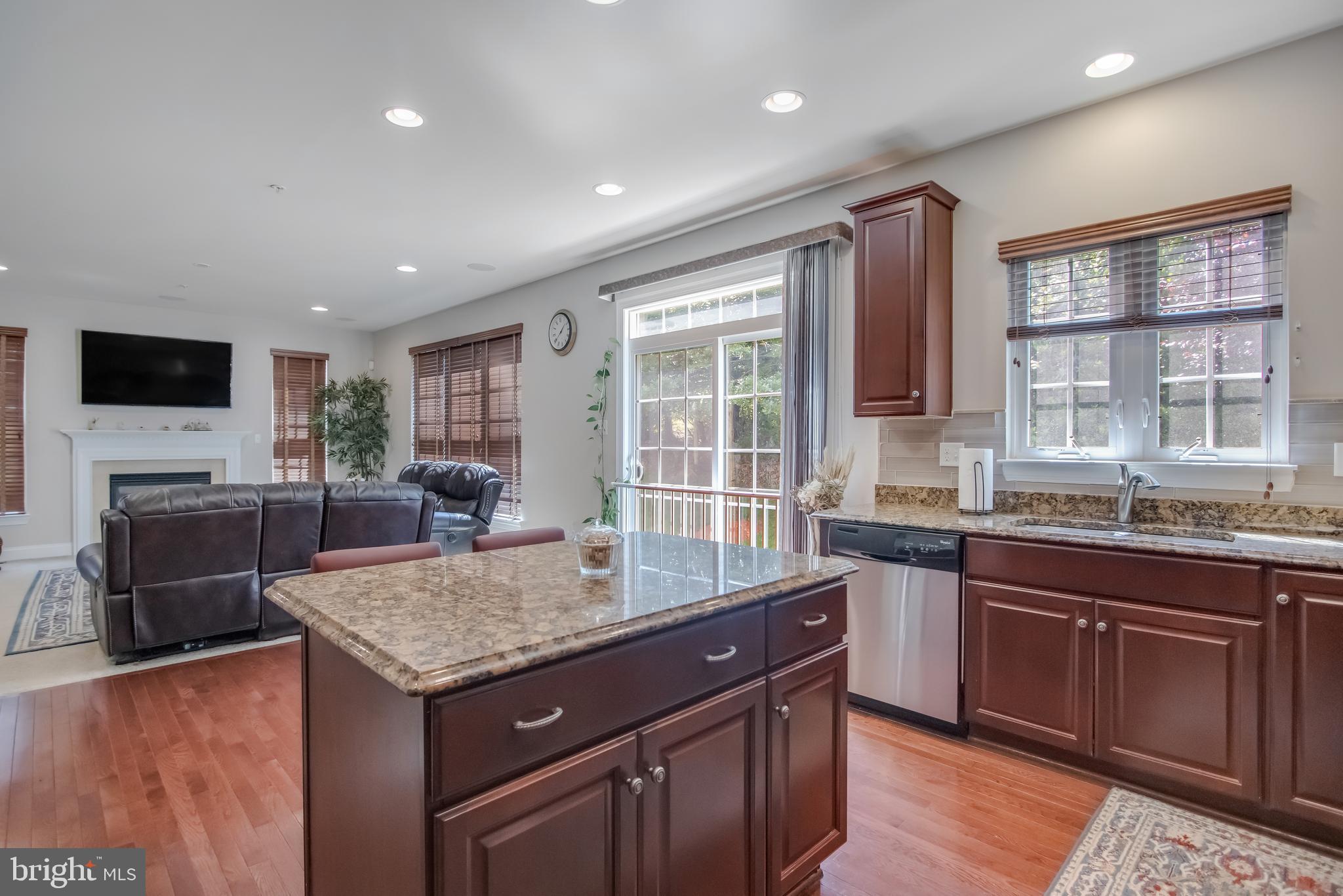 Real estate listing preview #24