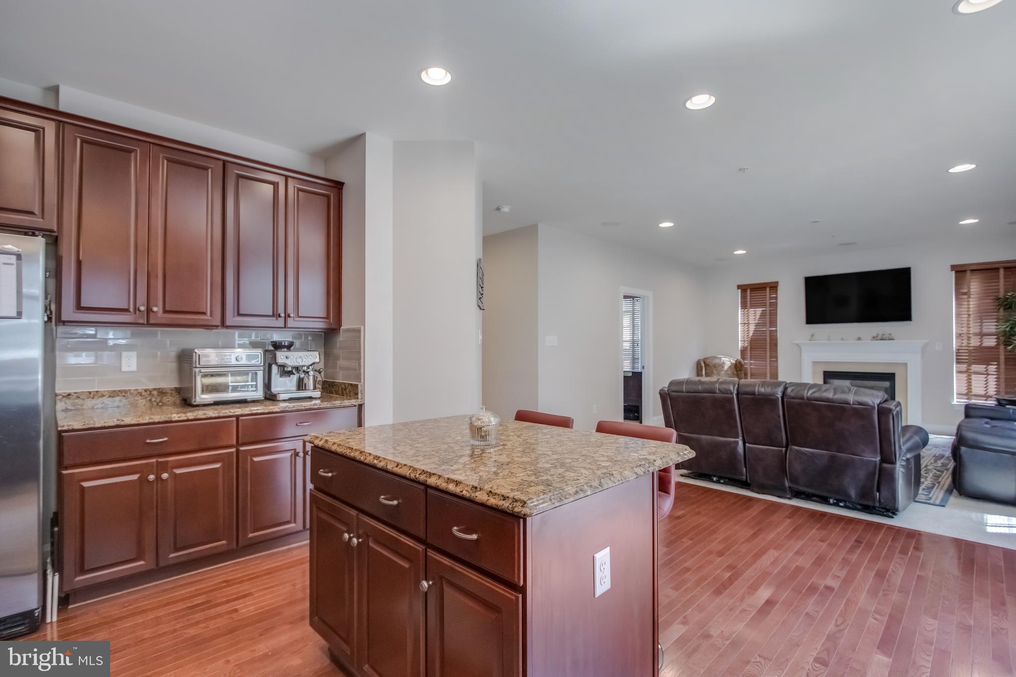 Real estate listing preview #25