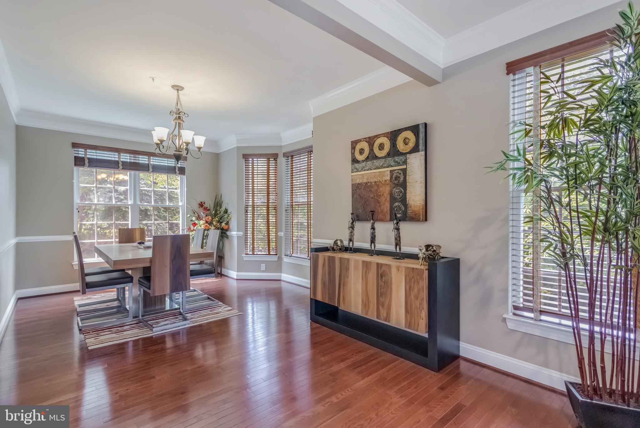 Real estate listing preview #14