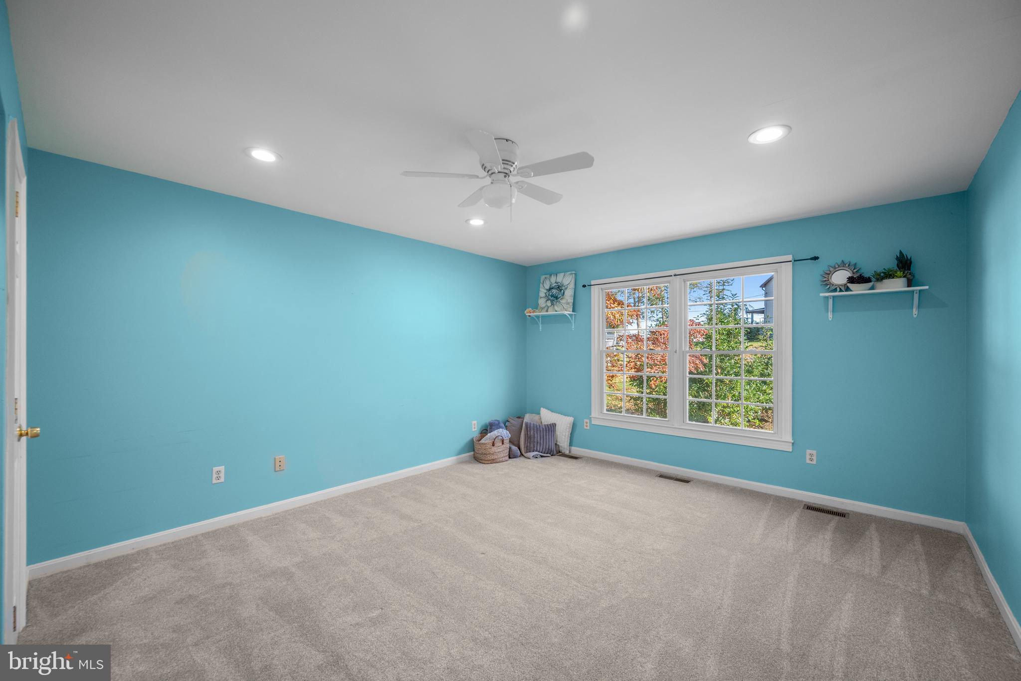 Real estate listing preview #18