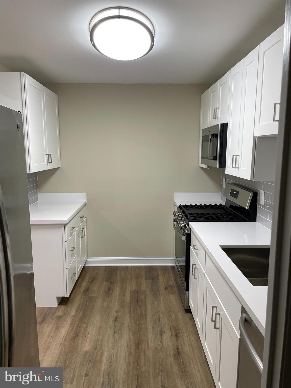 Real estate listing preview #6