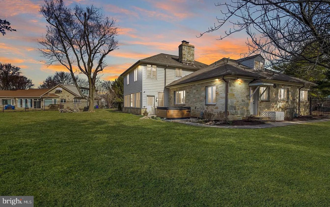 Real estate listing preview #2