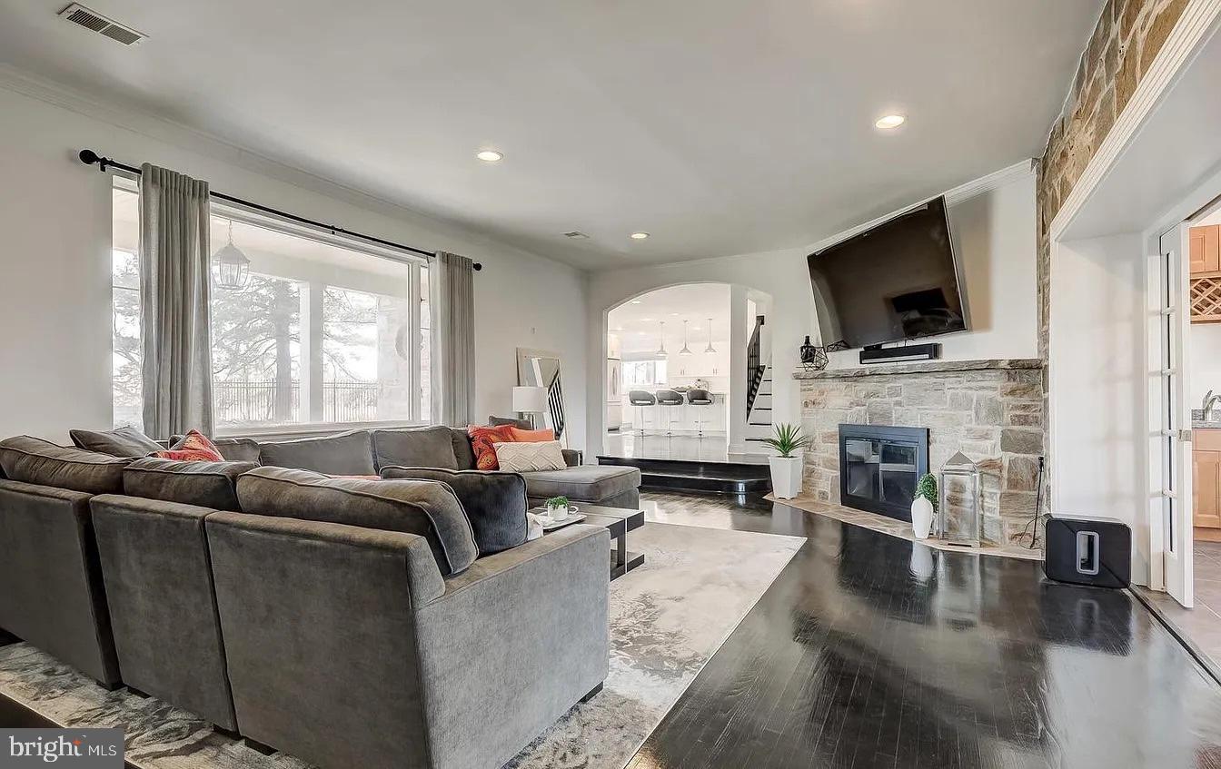 Real estate listing preview #10