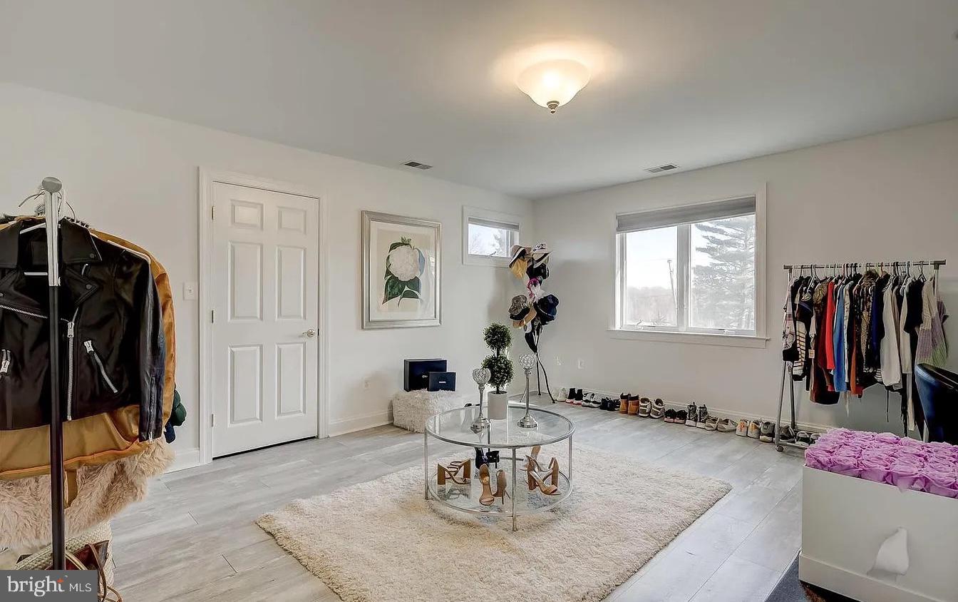 Real estate listing preview #49