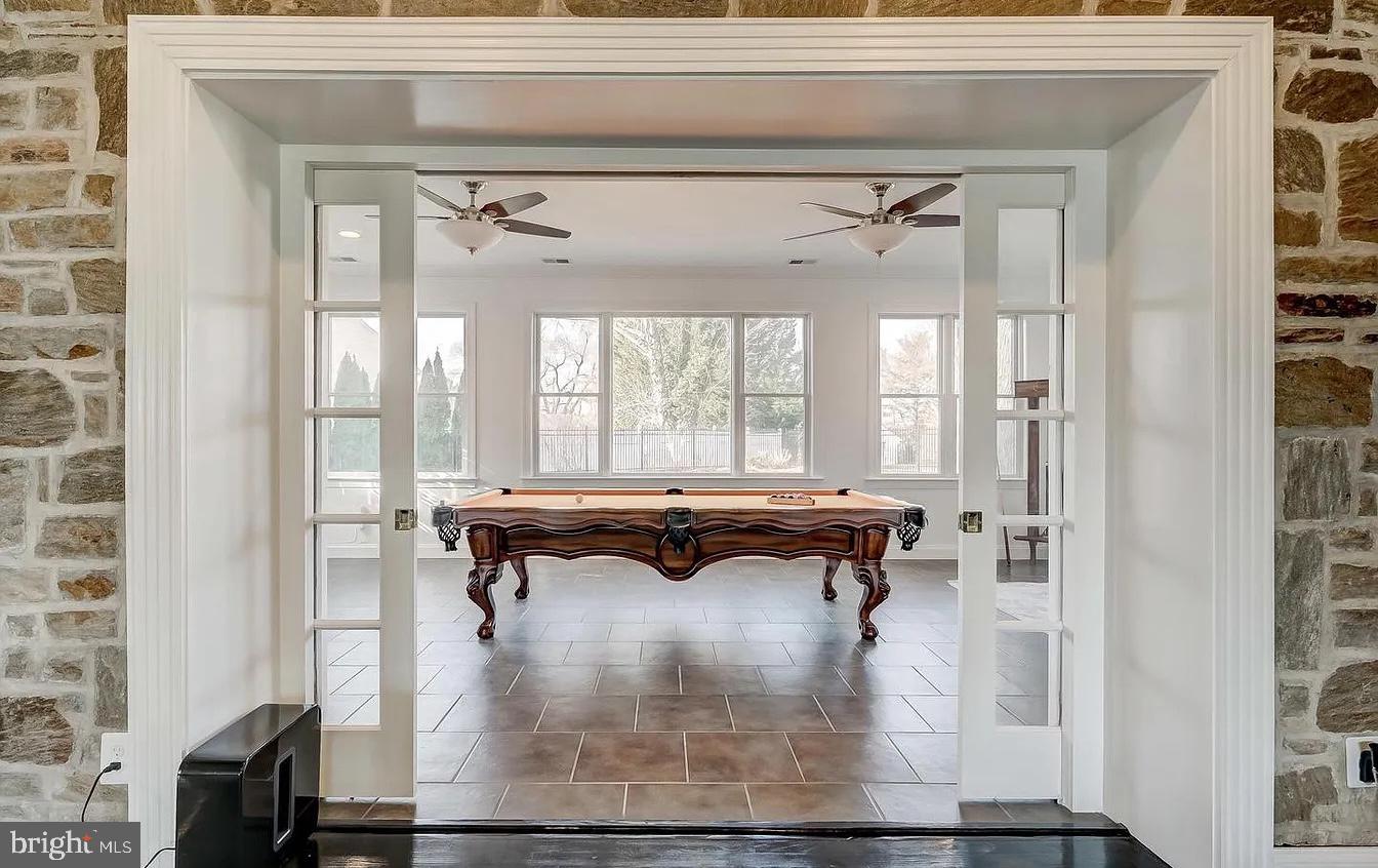 Real estate listing preview #6