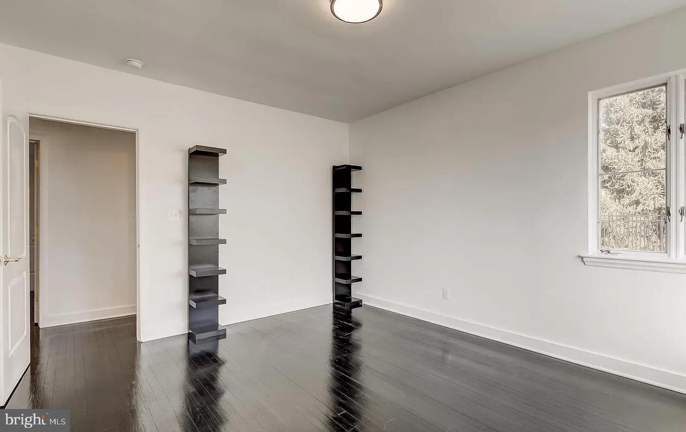 Real estate listing preview #12