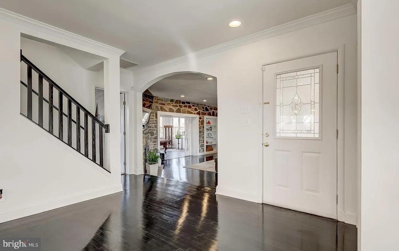 Real estate listing preview #14