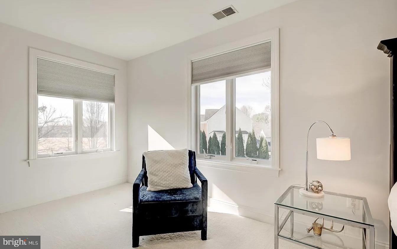 Real estate listing preview #22