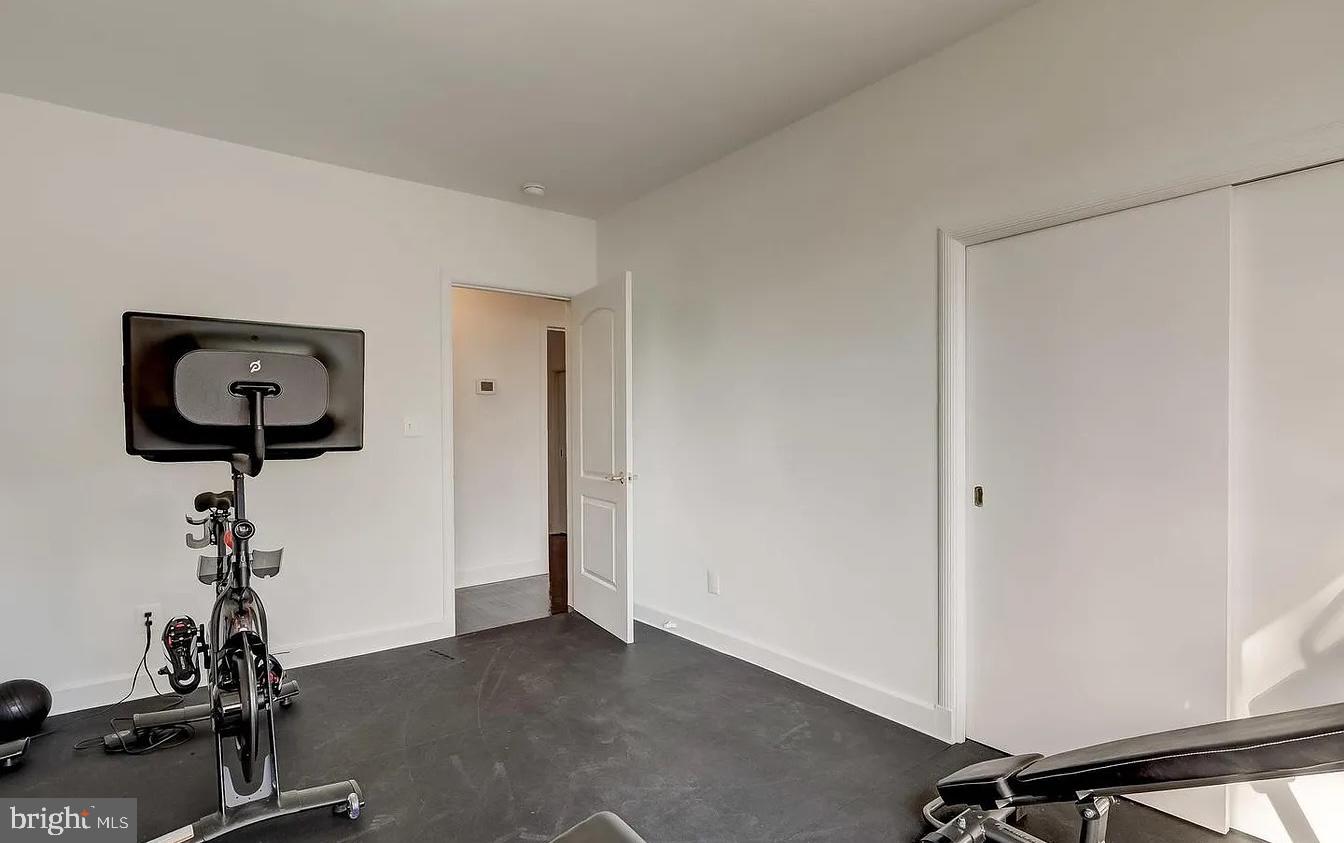 Real estate listing preview #24