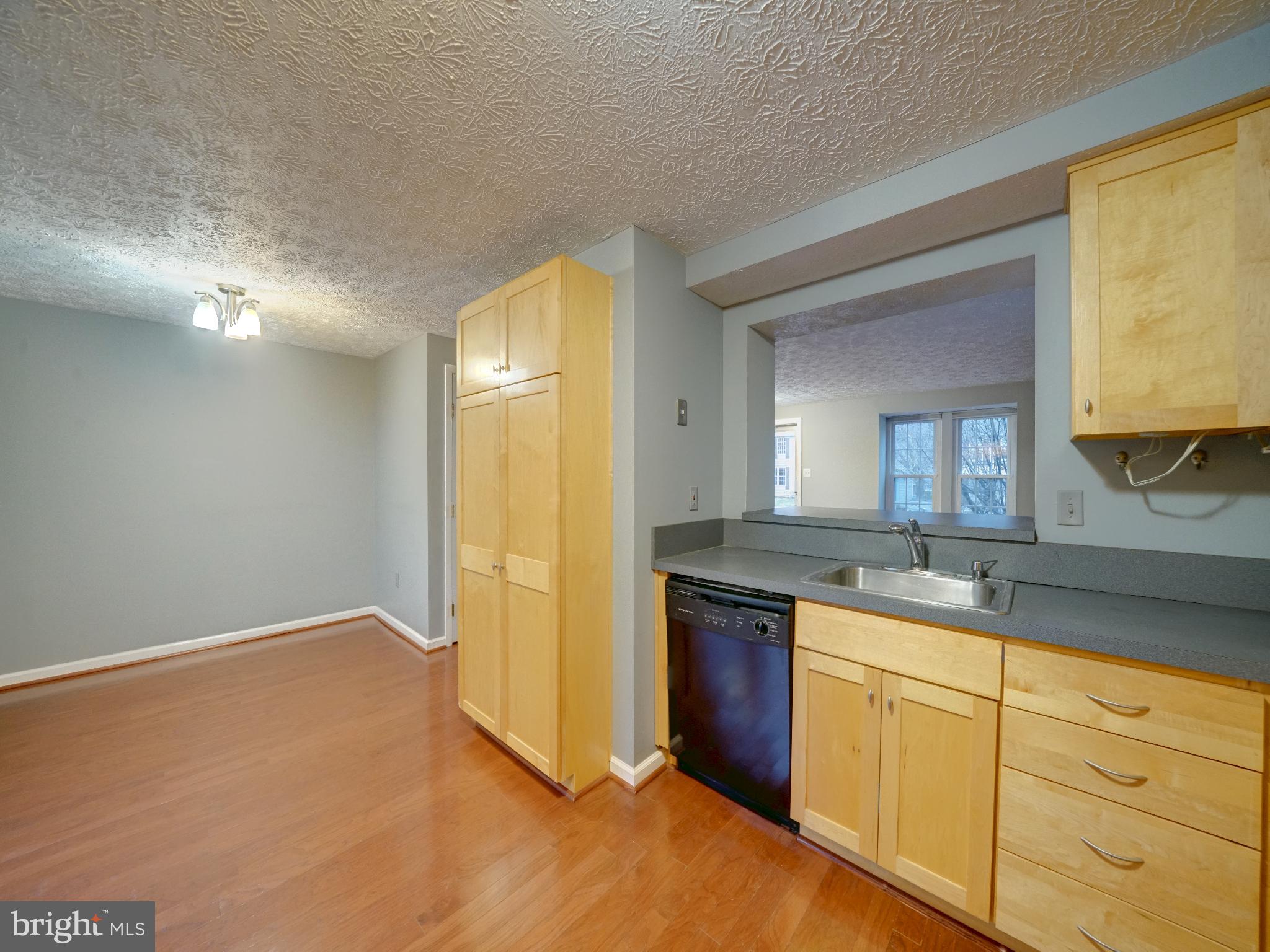 Real estate listing preview #12