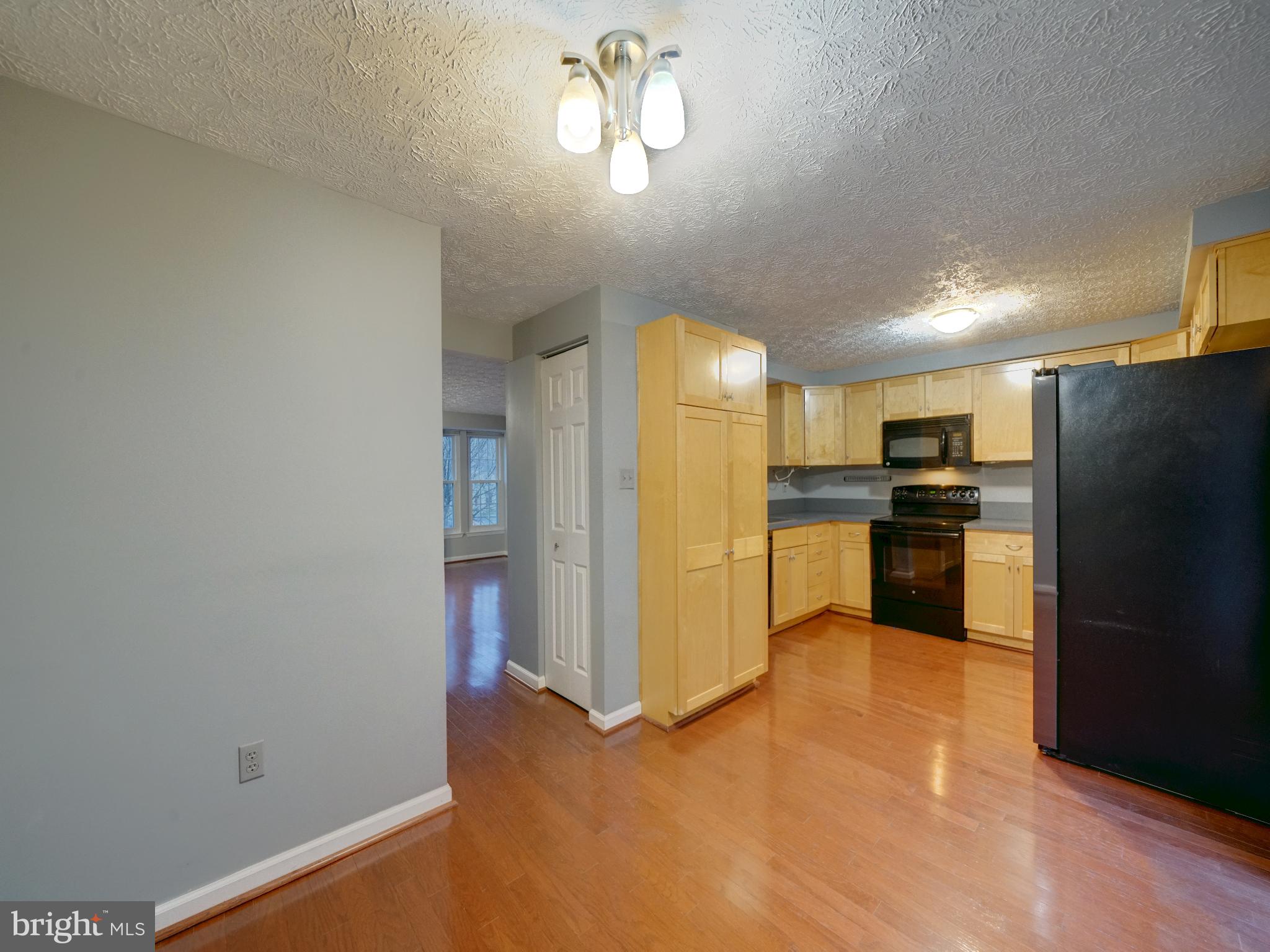 Real estate listing preview #18