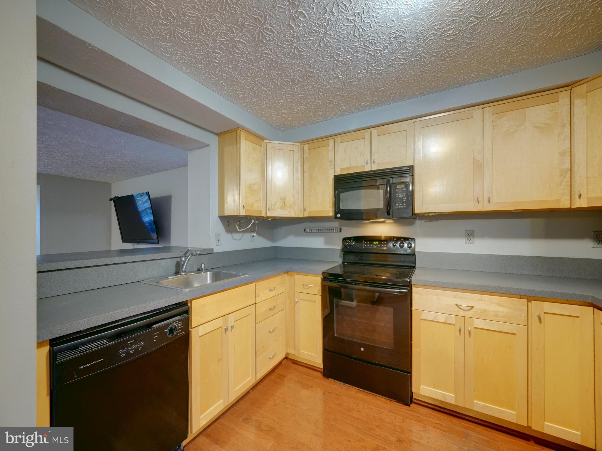 Real estate listing preview #11