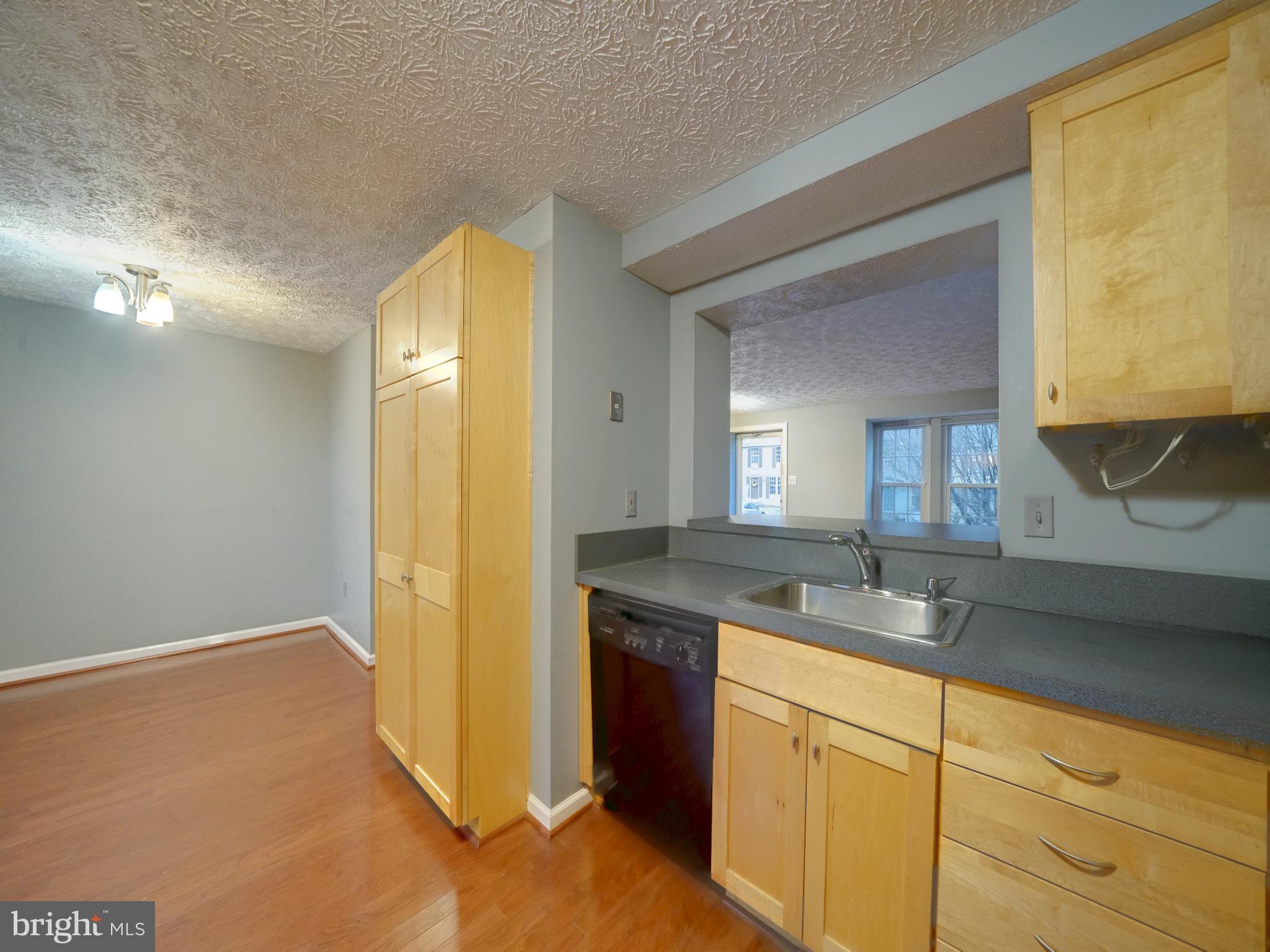 Real estate listing preview #14