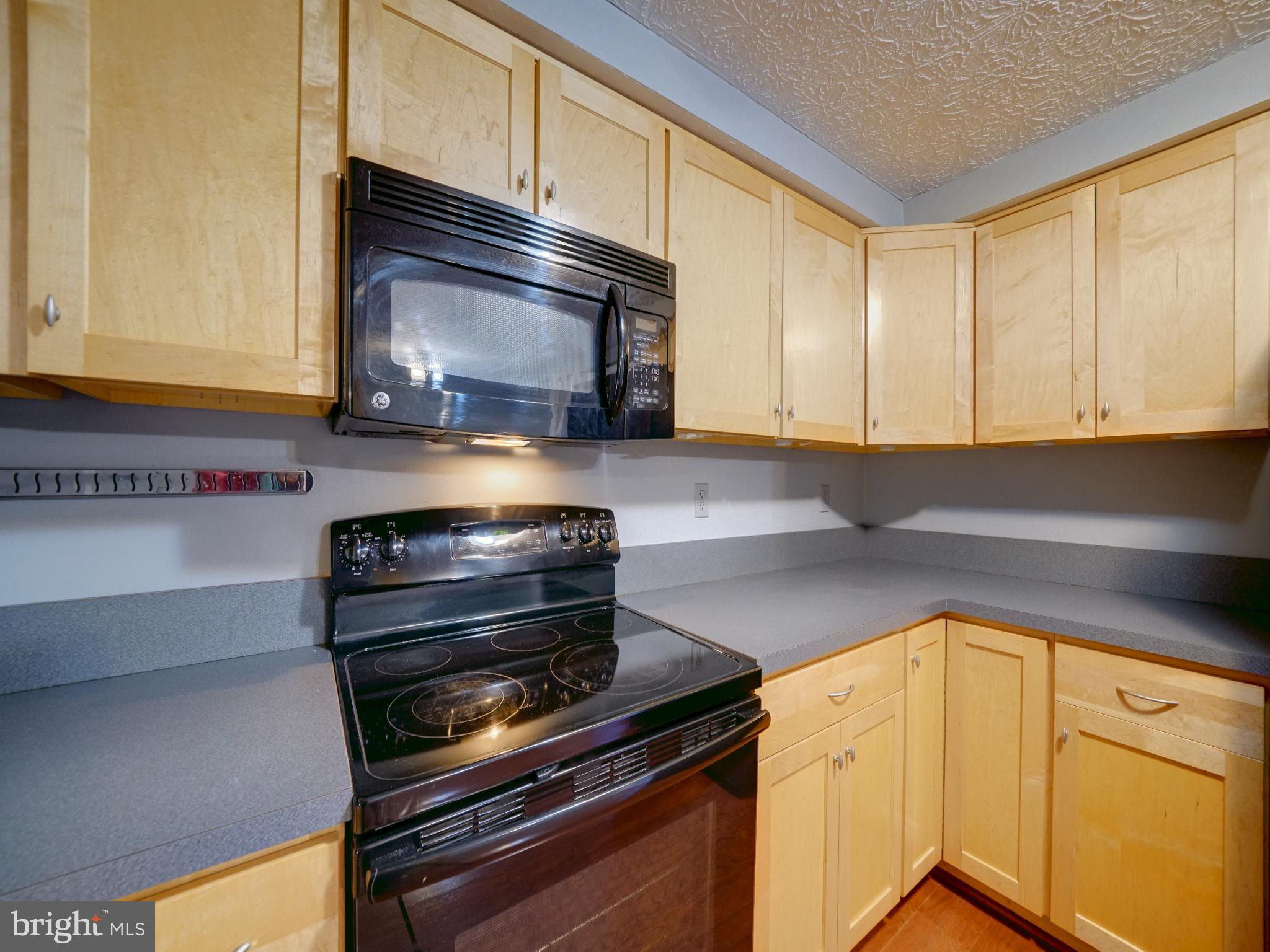 Real estate listing preview #16