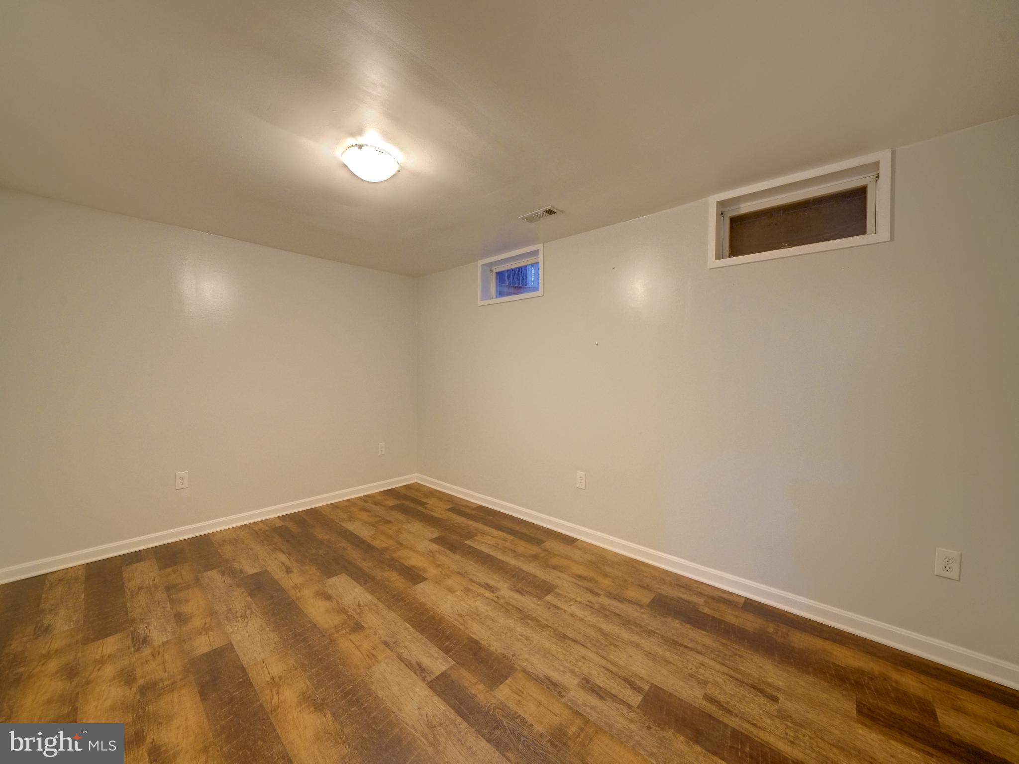 Real estate listing preview #35