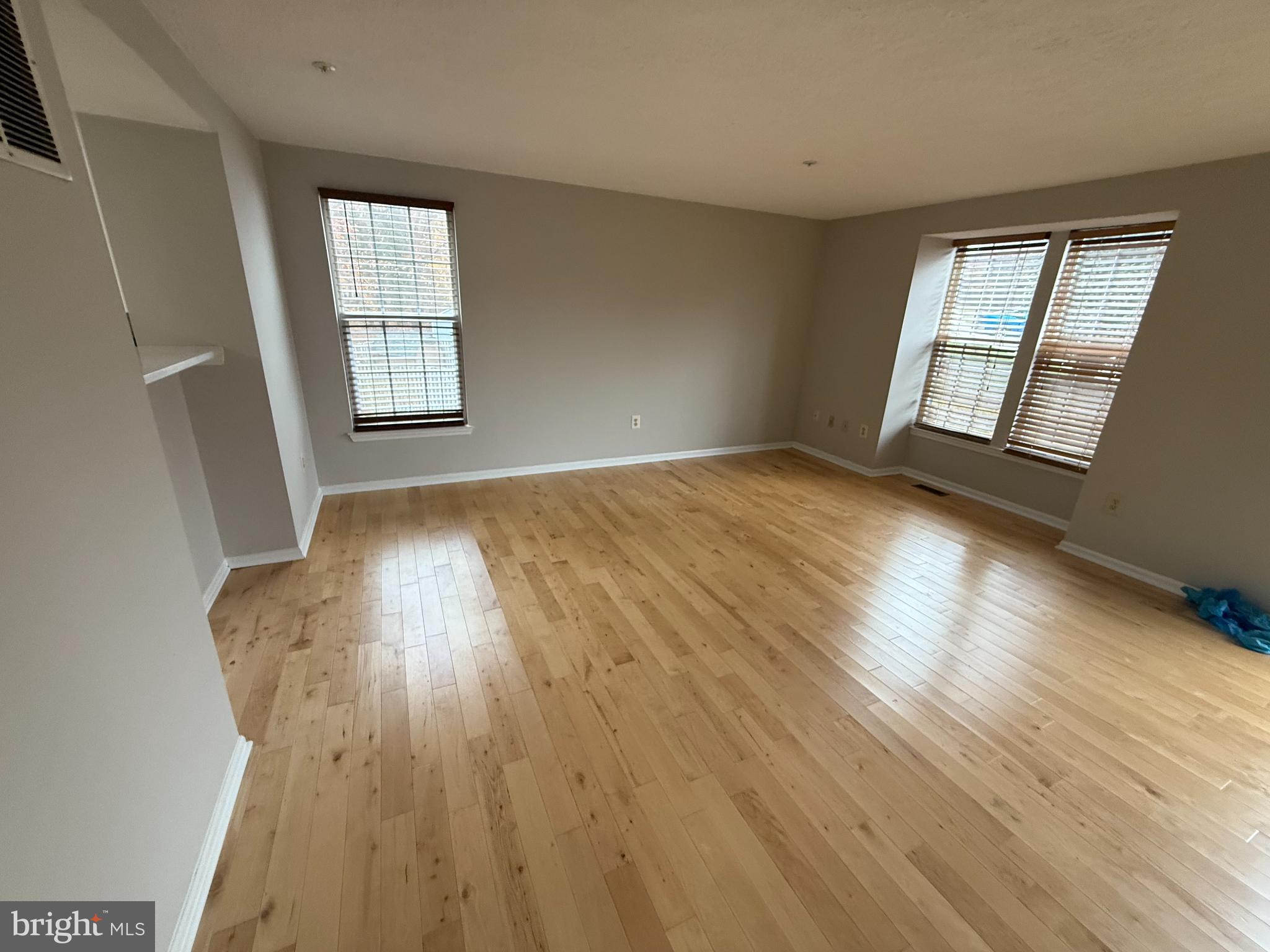 Real estate listing preview #2