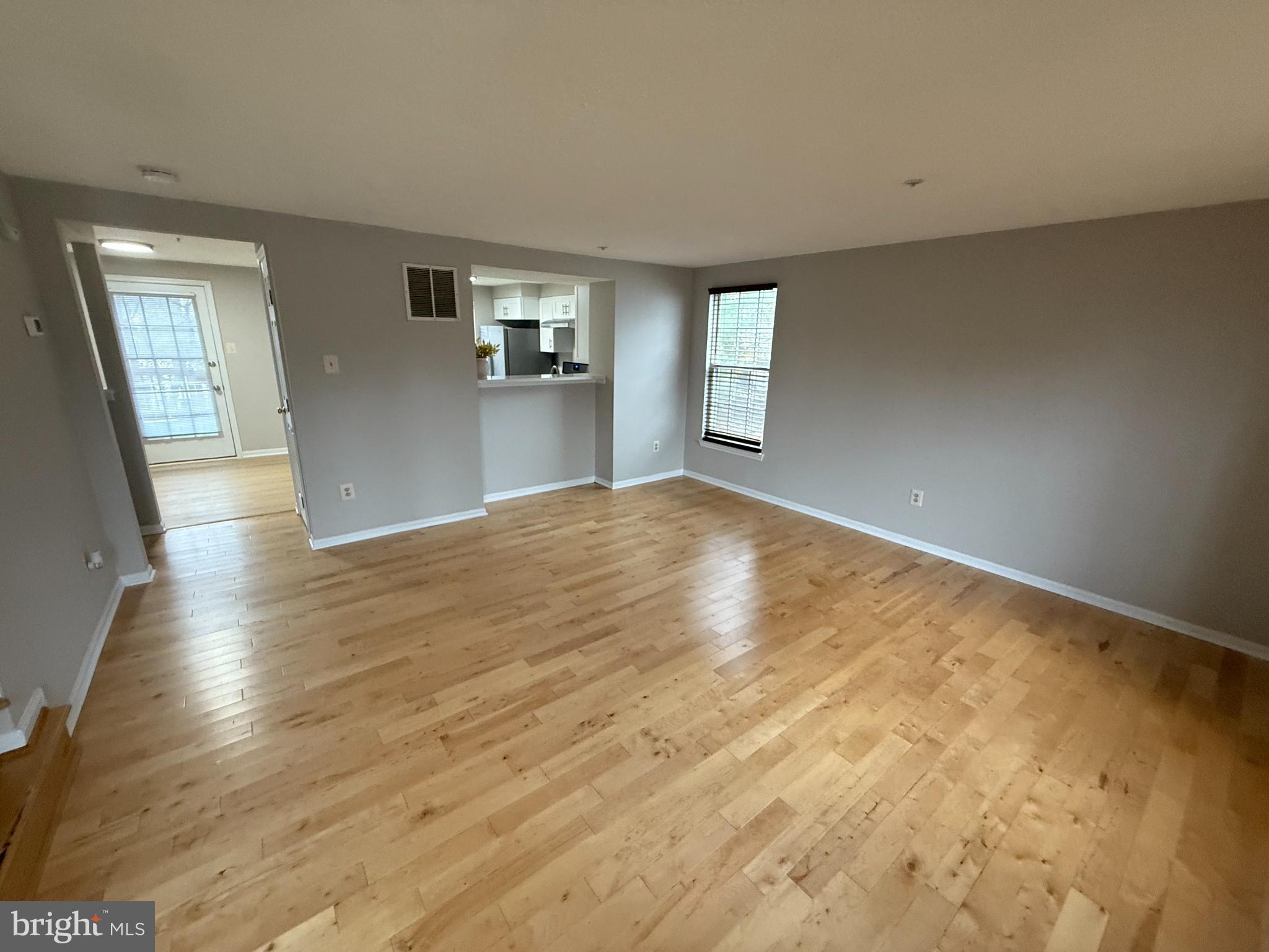 Real estate listing preview #3