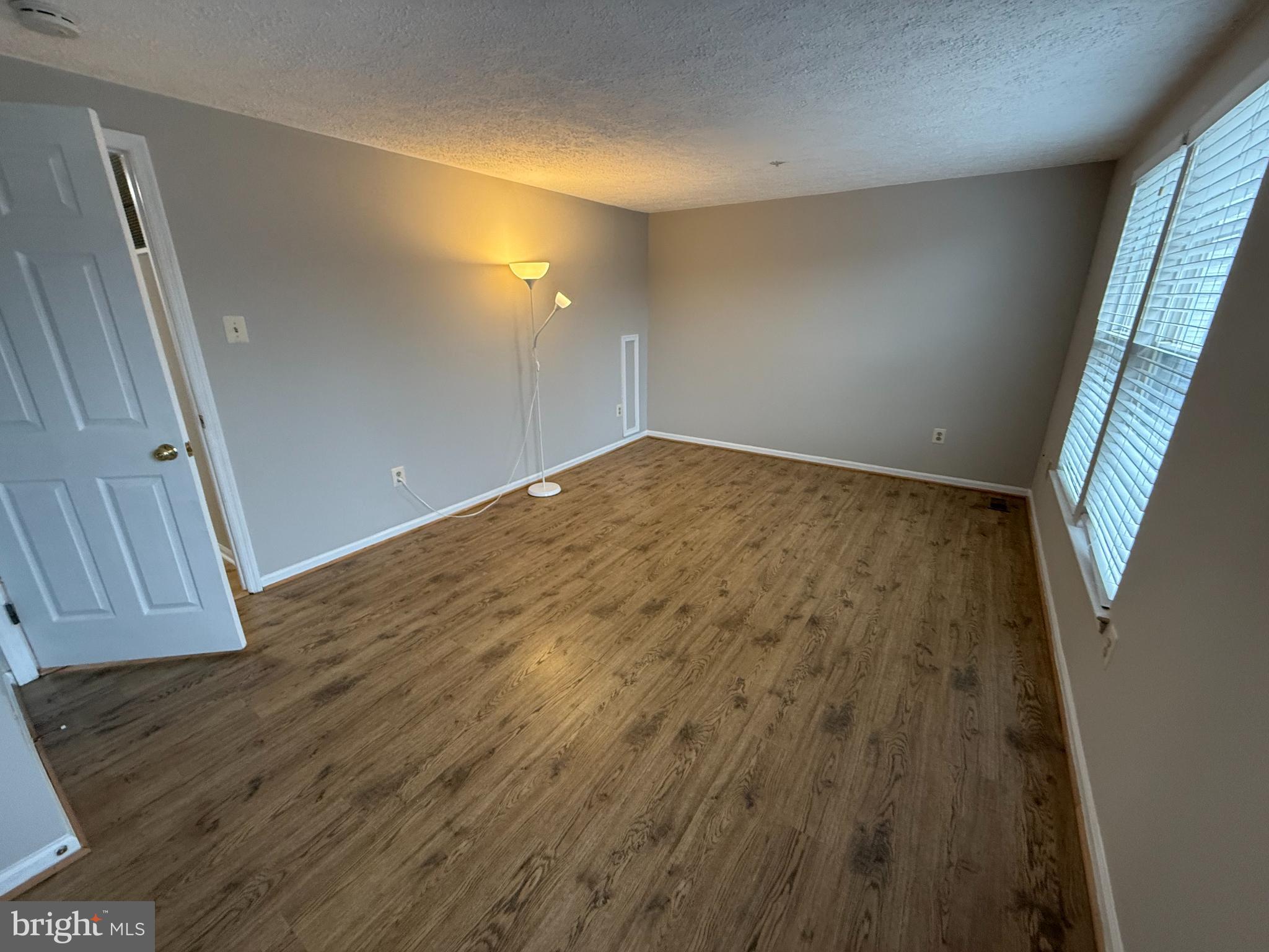 Real estate listing preview #6