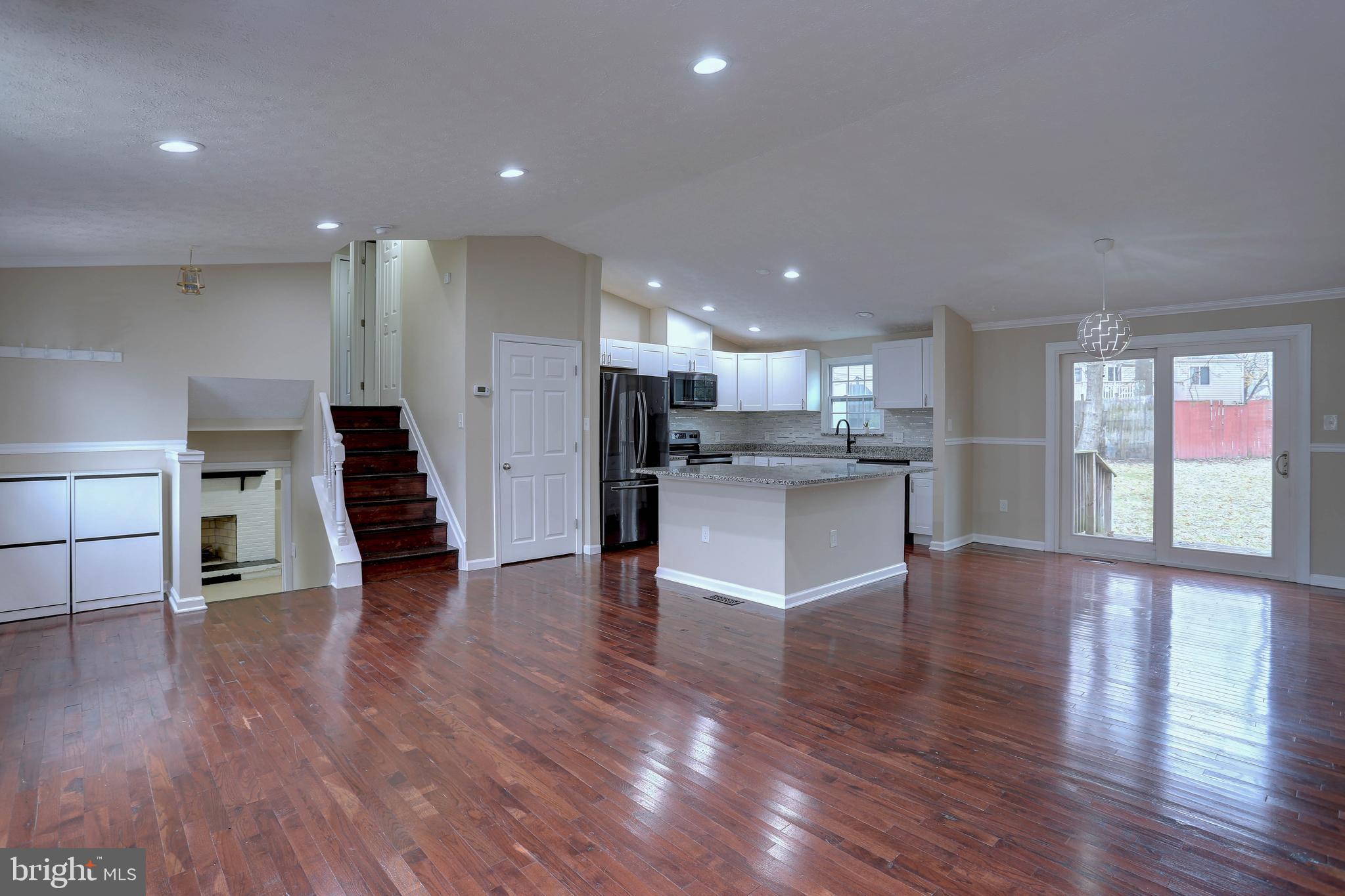 Real estate listing preview #3