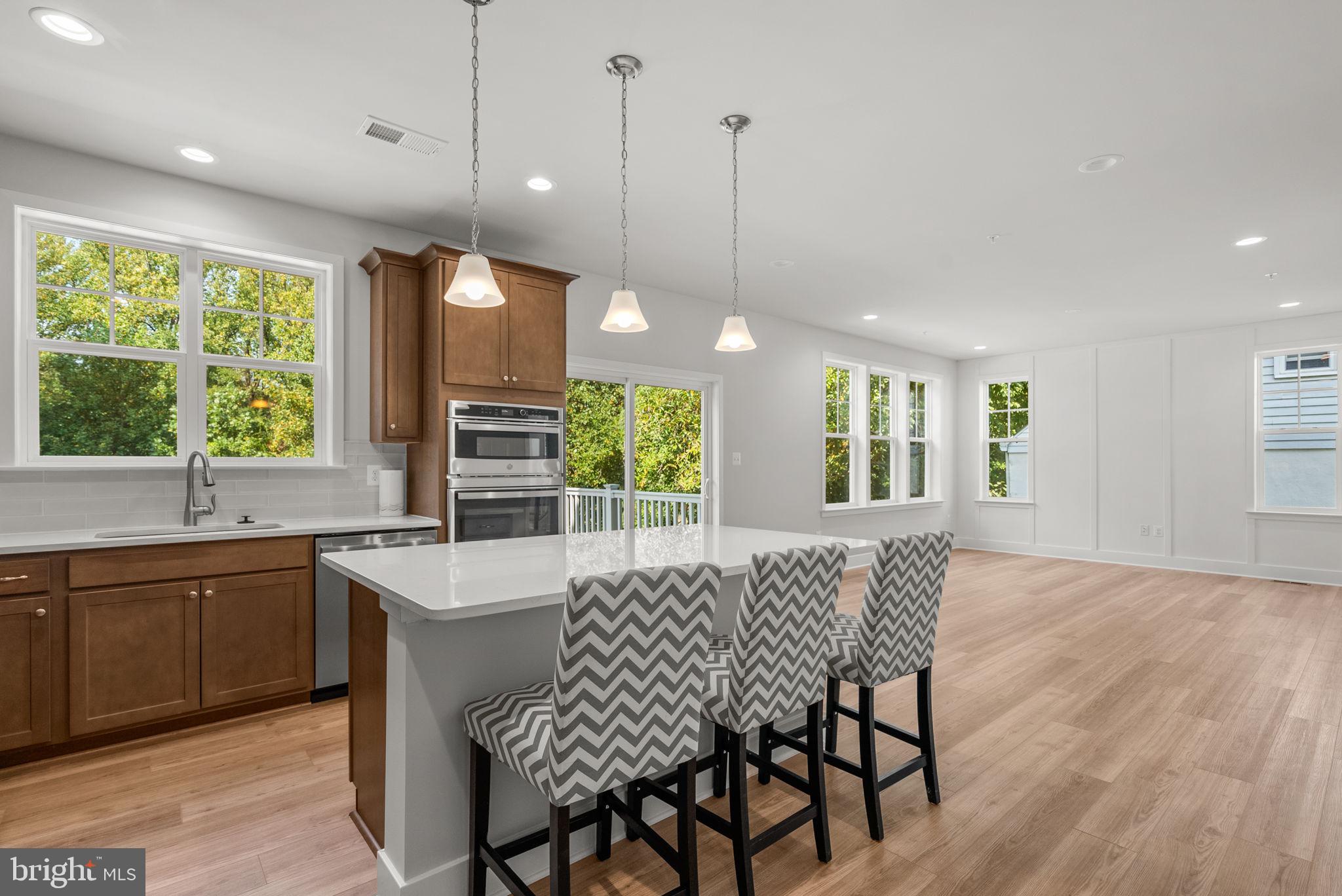 Real estate listing preview #12