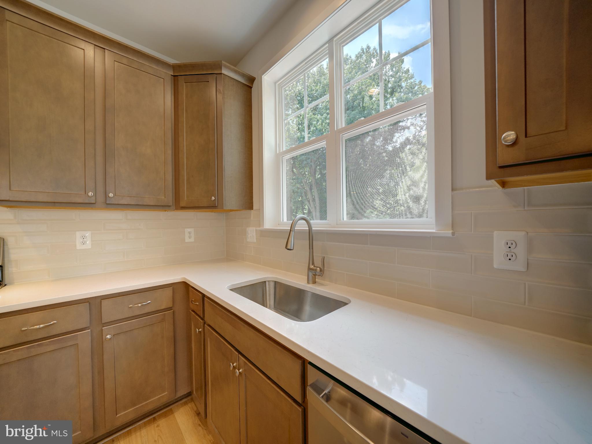 Real estate listing preview #17