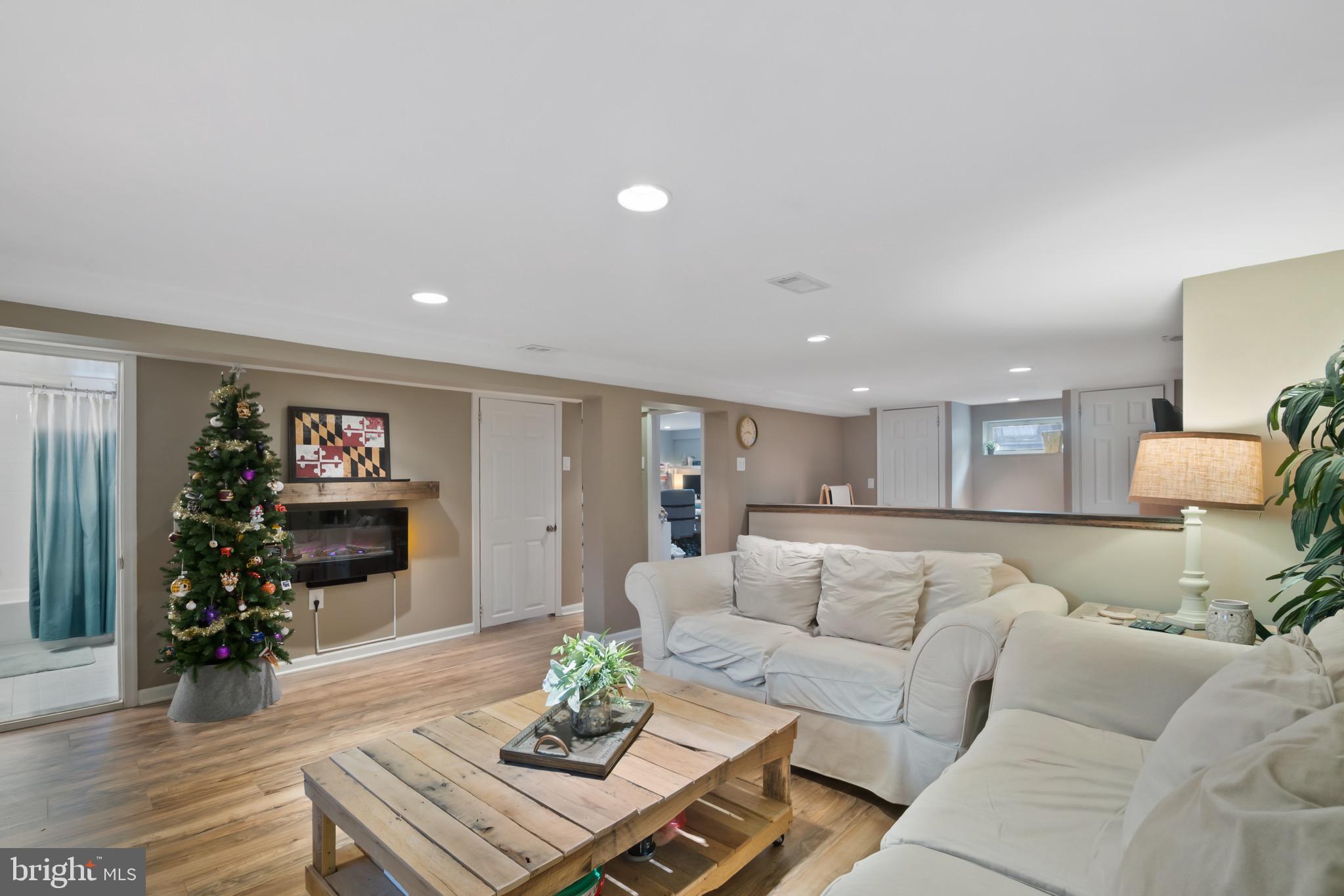 Real estate listing preview #24