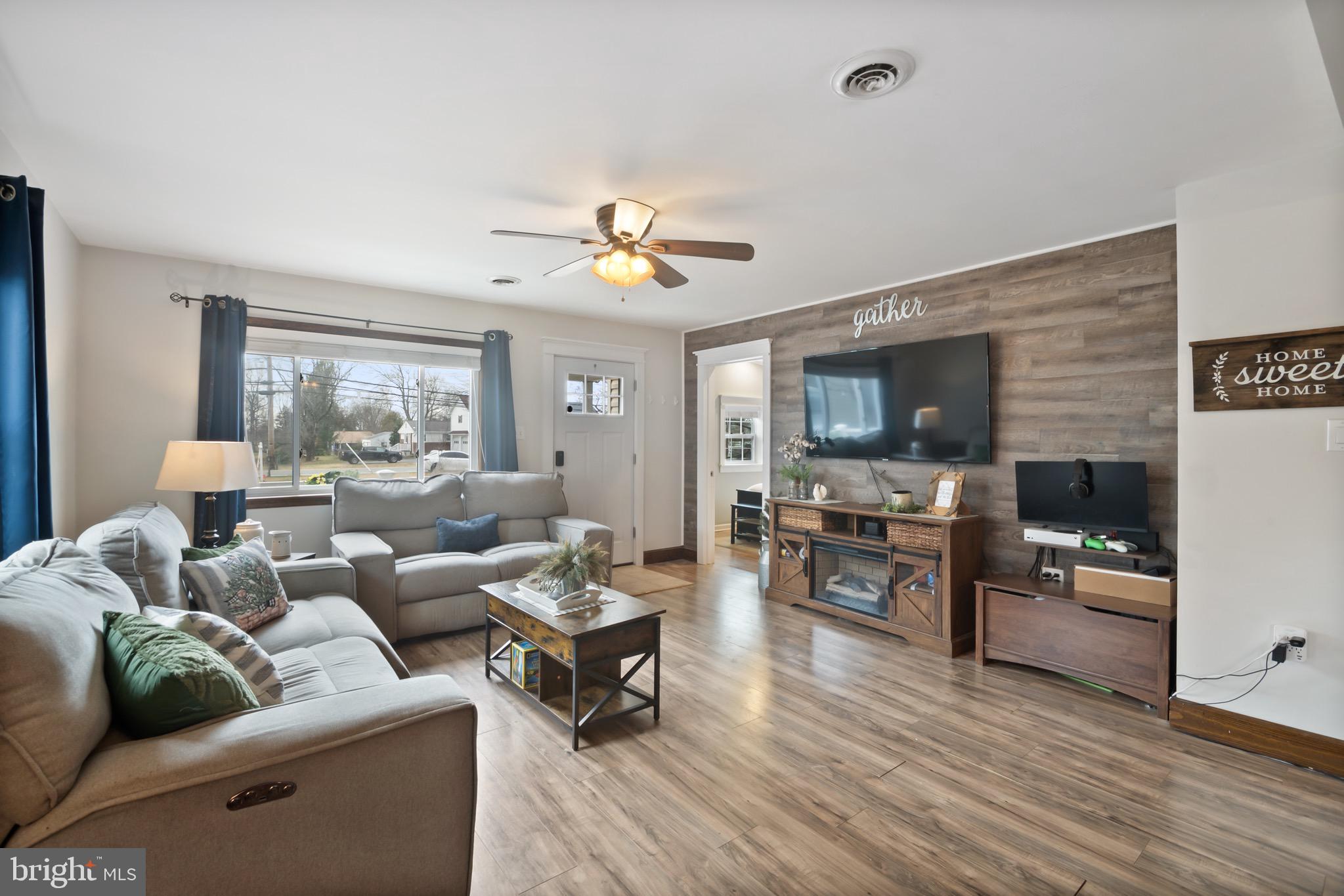 Real estate listing preview #6