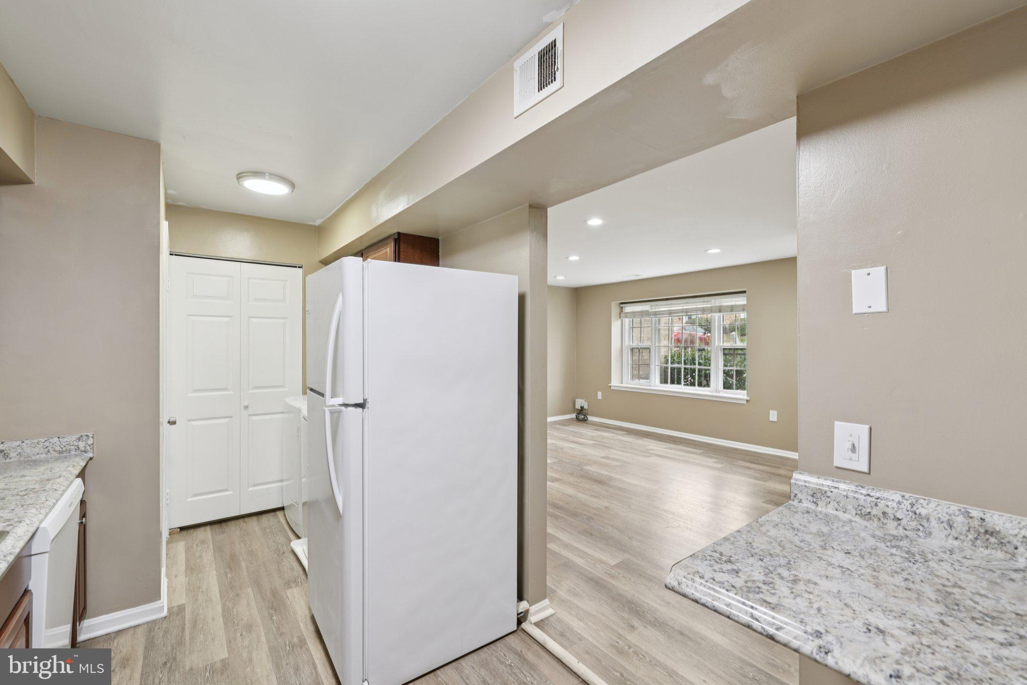 Real estate listing preview #14