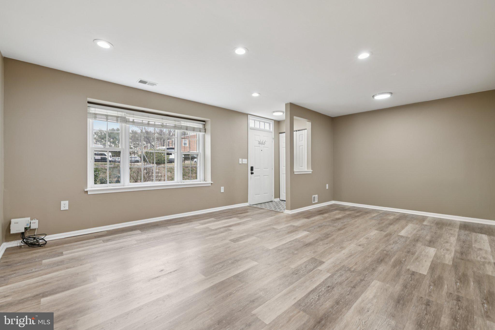 Real estate listing preview #8