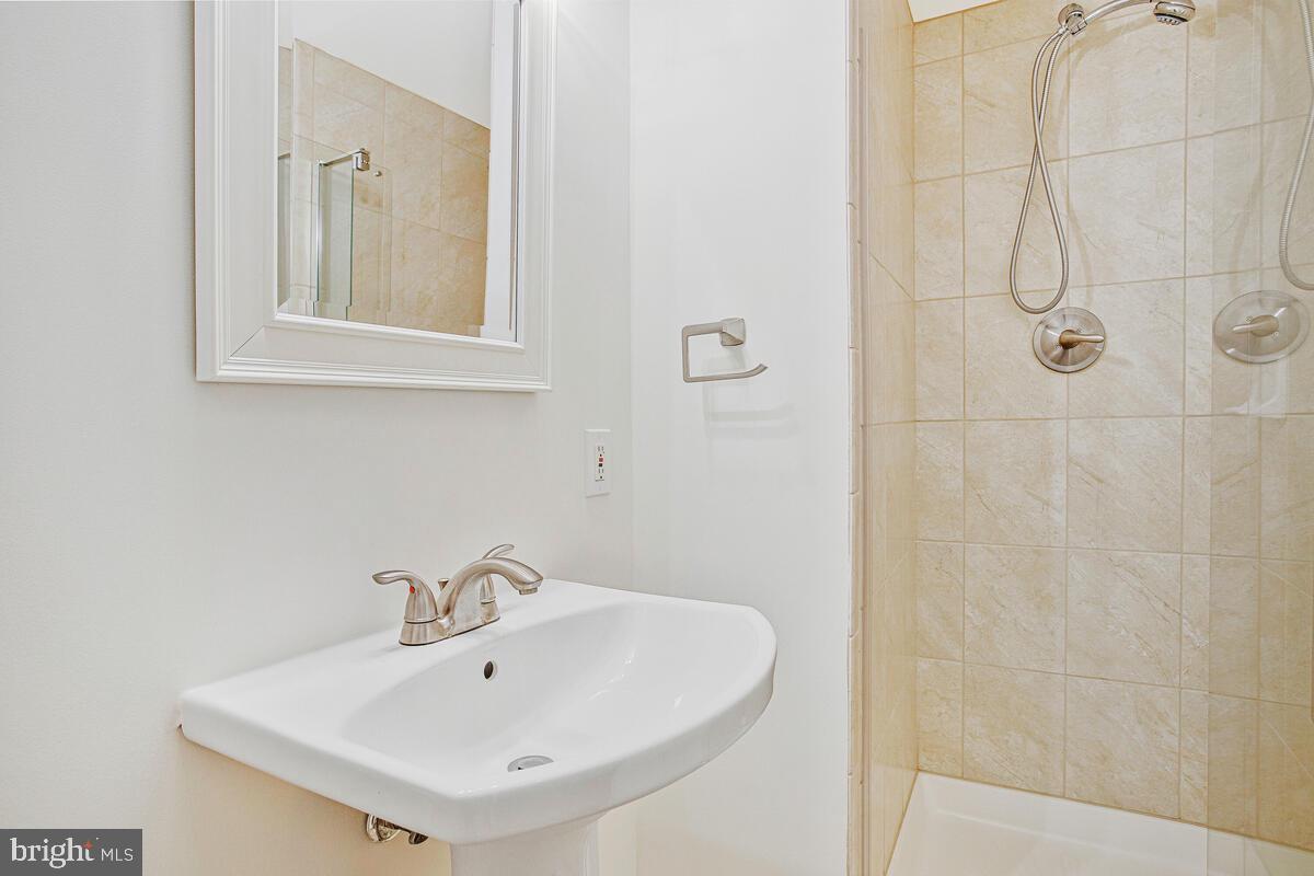 Real estate listing preview #34