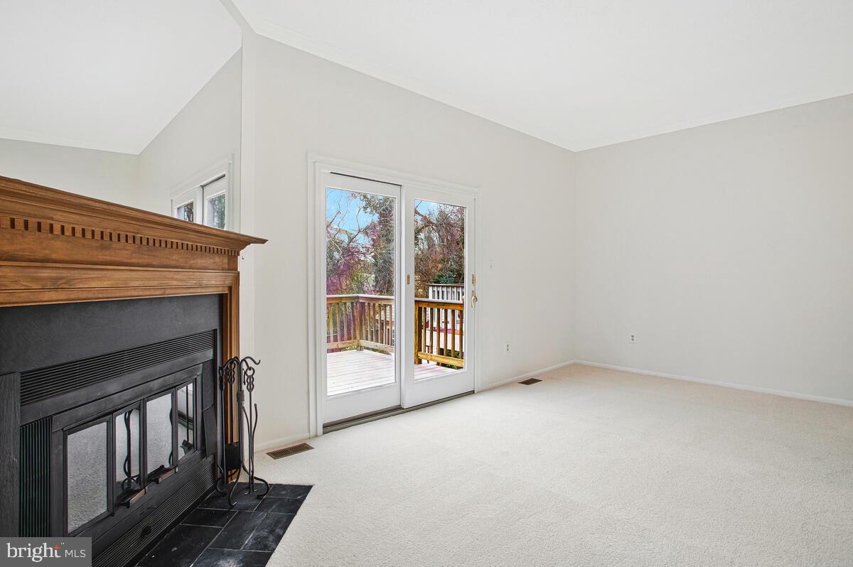 Real estate listing preview #14