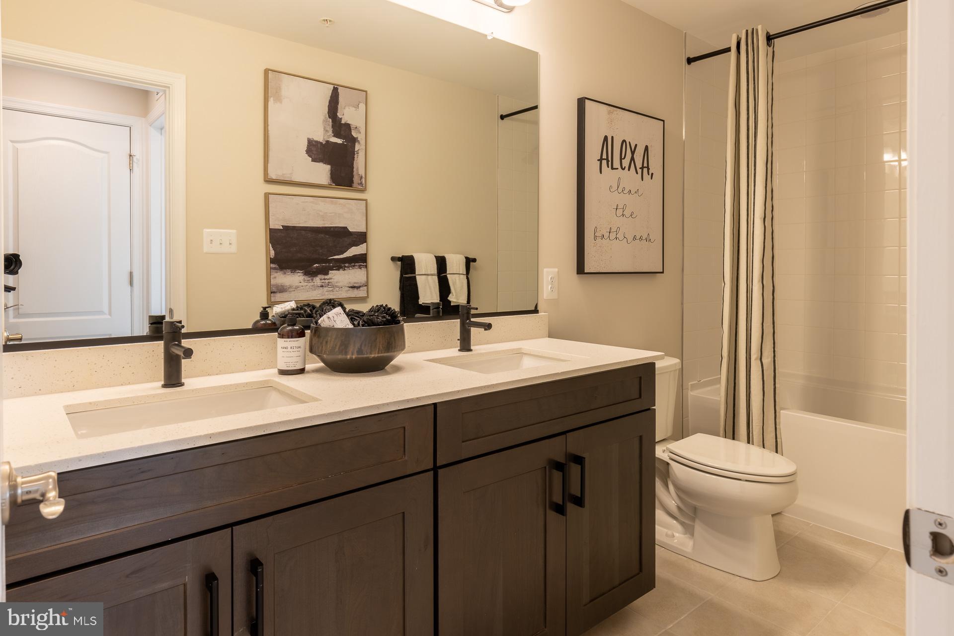 Real estate listing preview #11