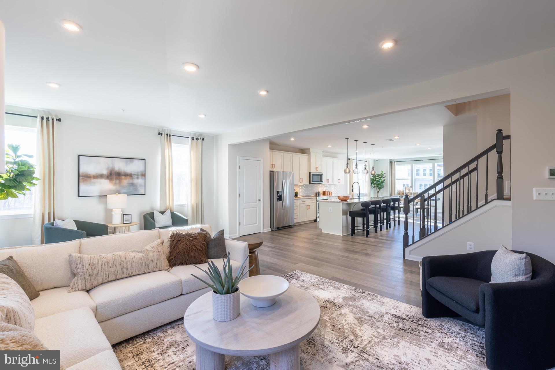 Real estate listing preview #6