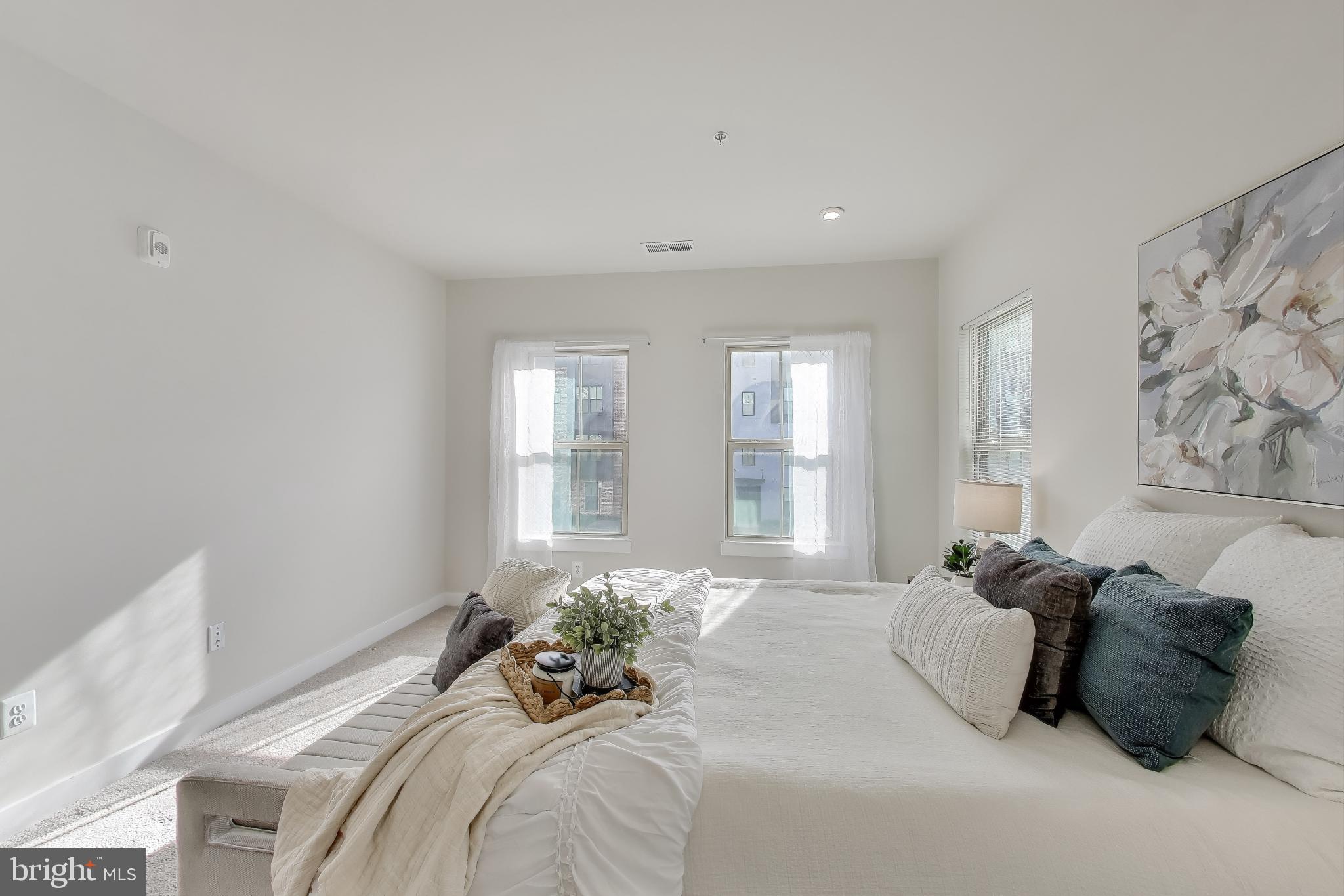 Real estate listing preview #14