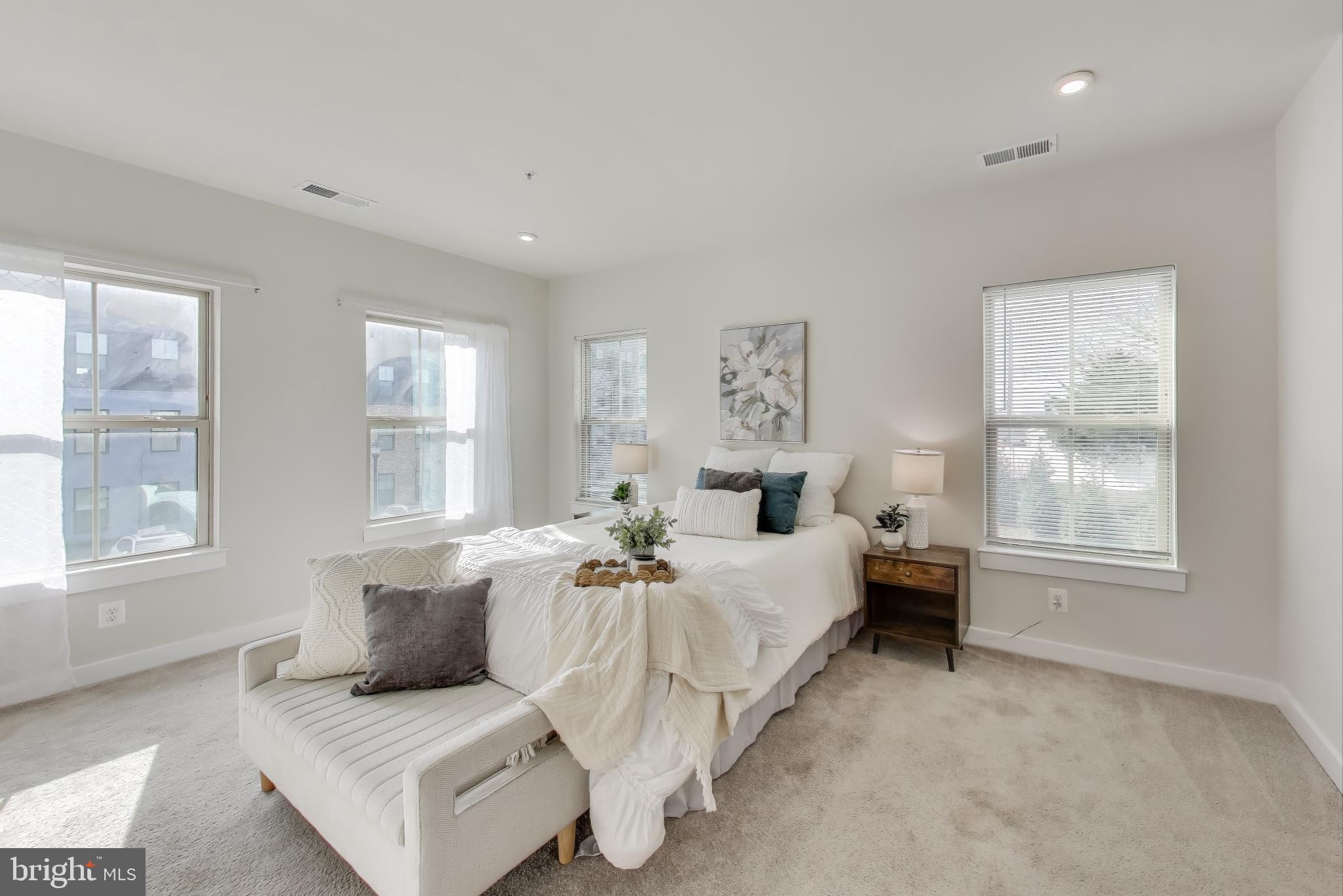 Real estate listing preview #13