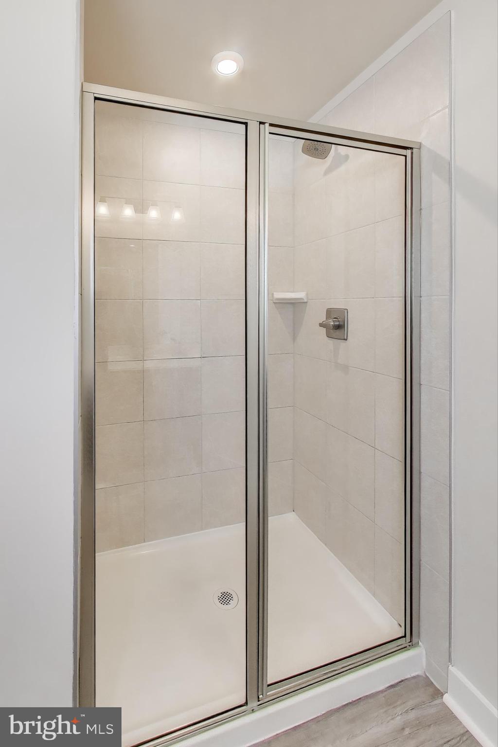 Real estate listing preview #17