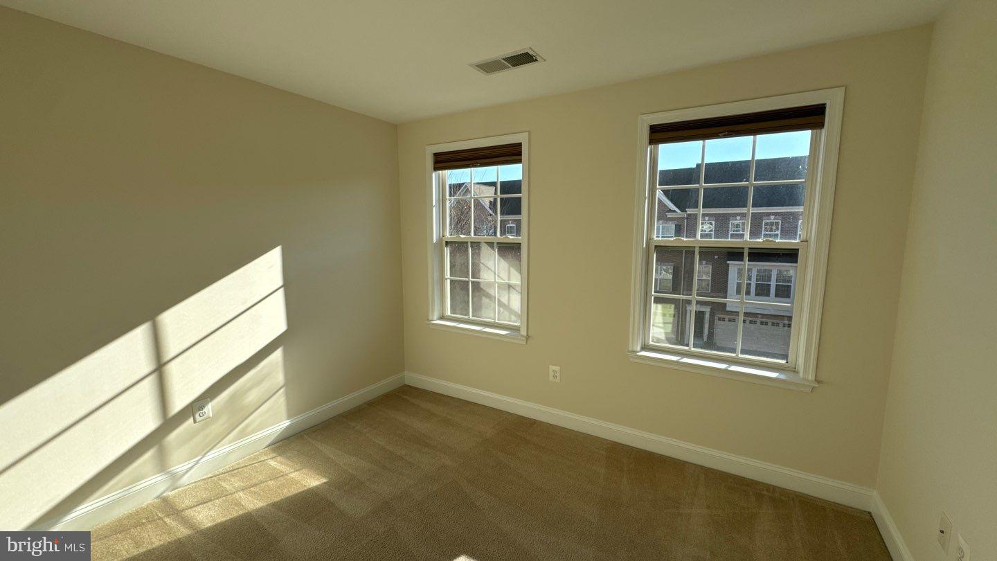 Real estate listing preview #24